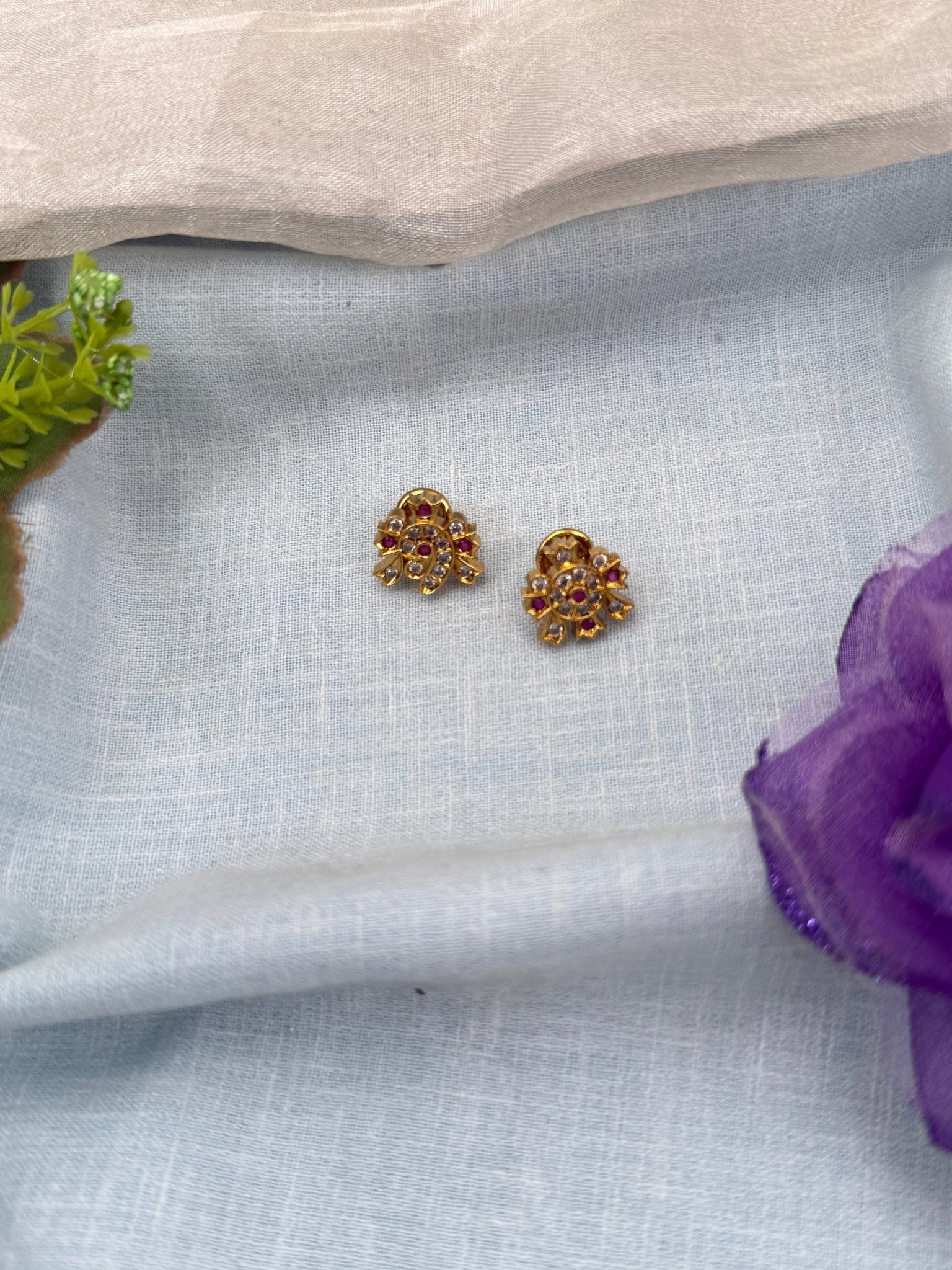 Royal Antique Stud Earrings 0941 - Mahilas