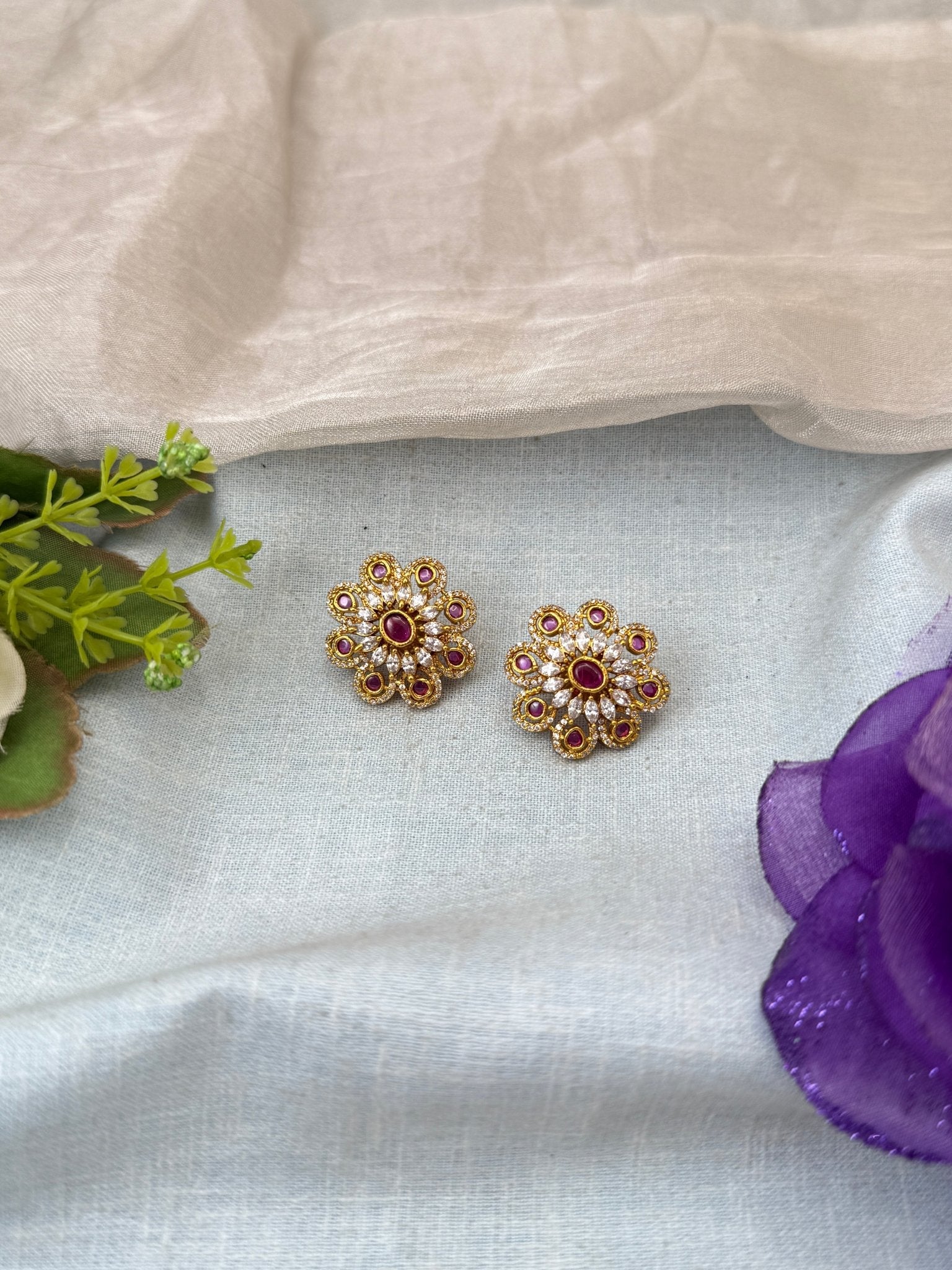 Royal Antique Stud Earrings 1069 - Mahilas