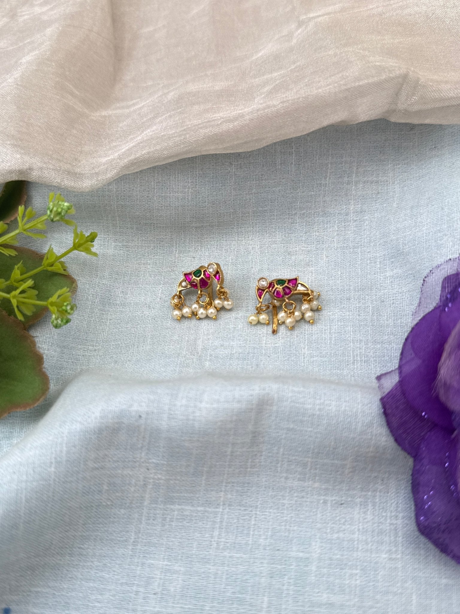 Royal Antique Stud Earrings 1087 - Mahilas