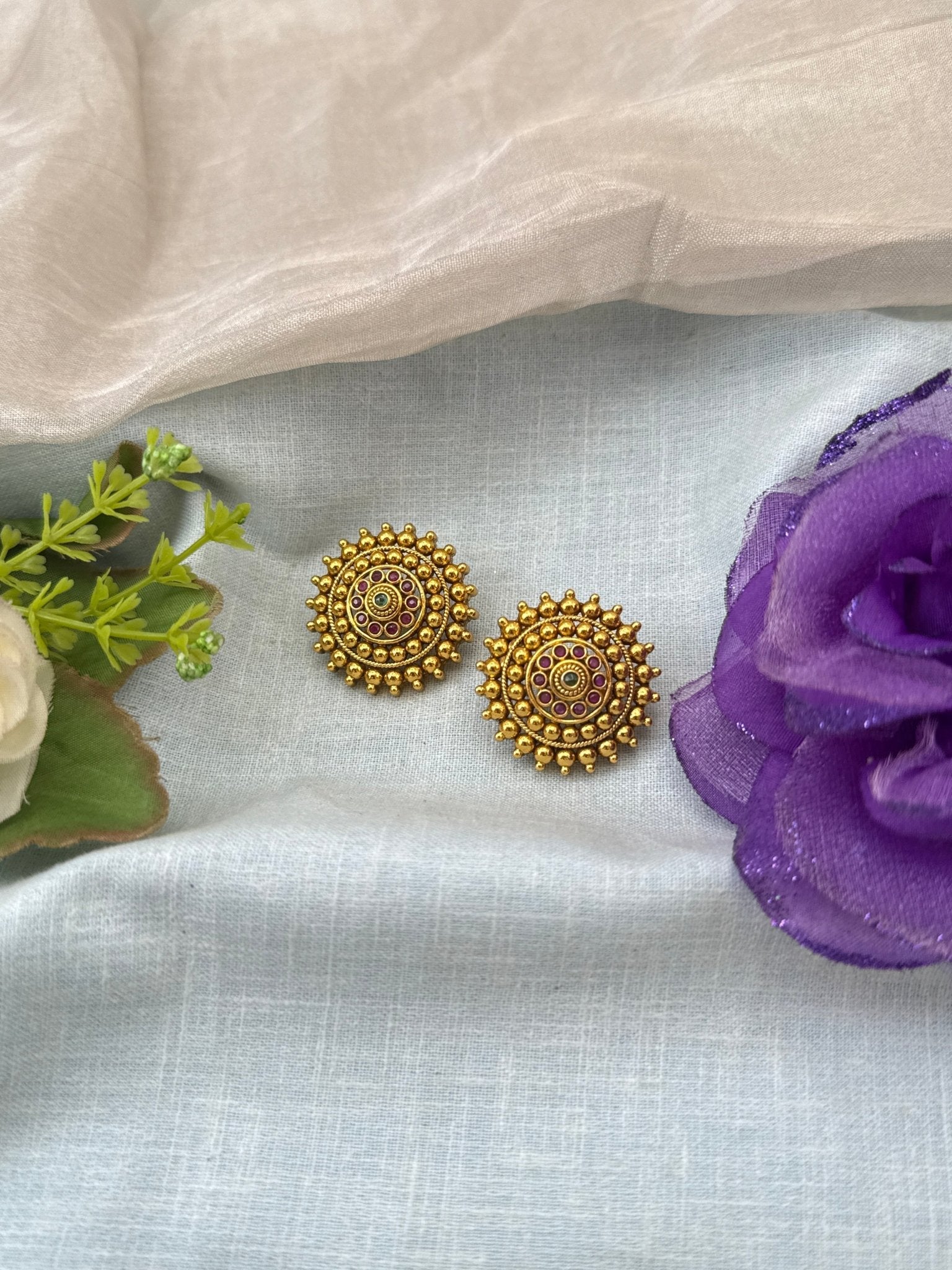 Royal Antique Stud Earrings 1091 - Mahilas