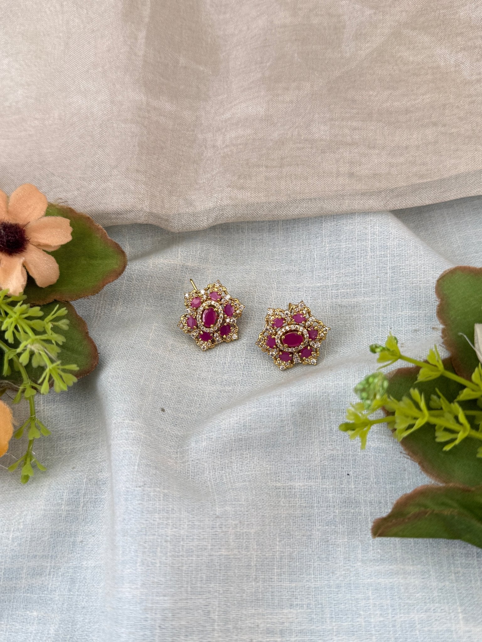 Royal Antique Stud Earrings 11105 - Mahilas