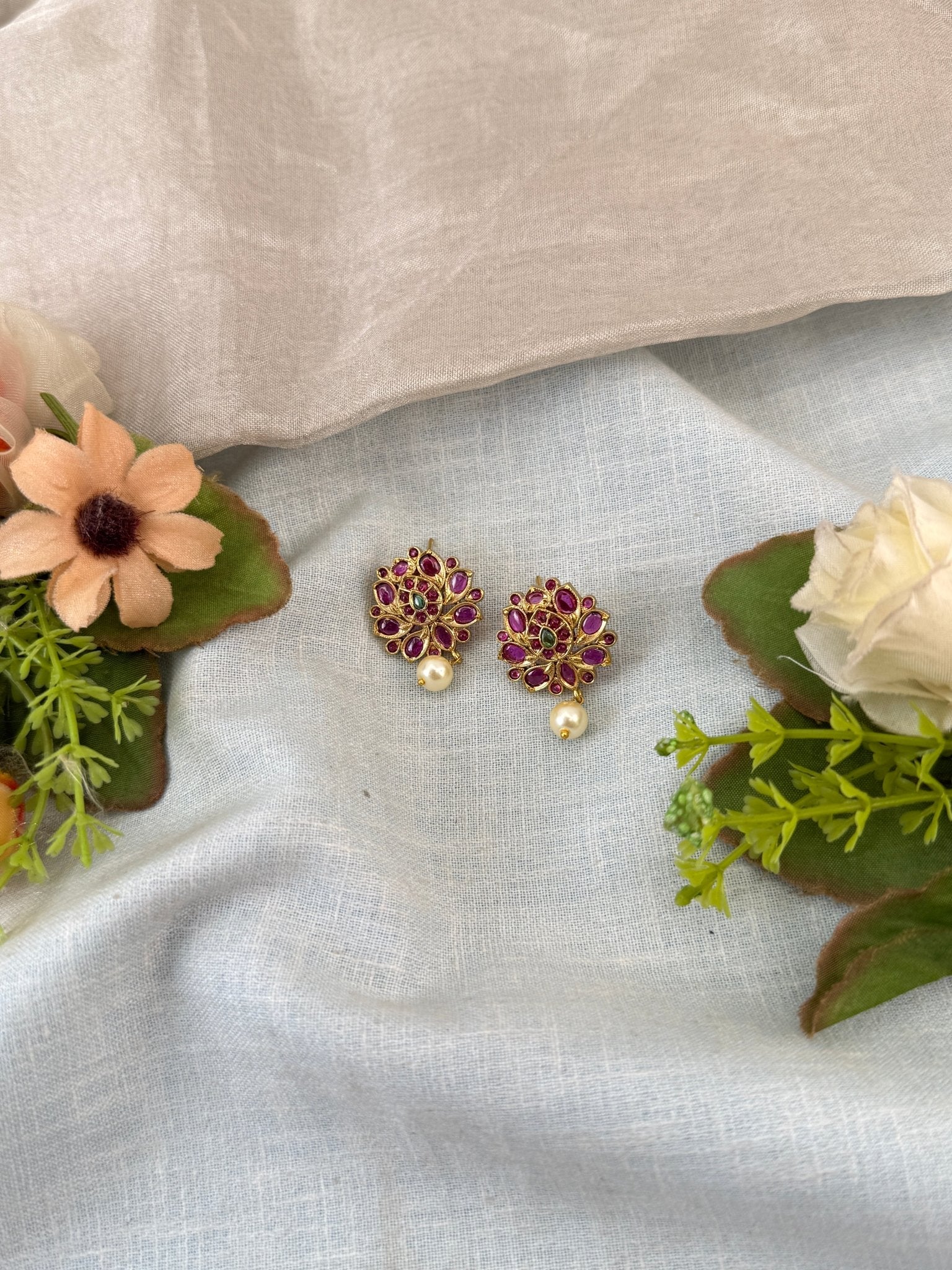 Royal Antique Stud Earrings 11111 - Mahilas