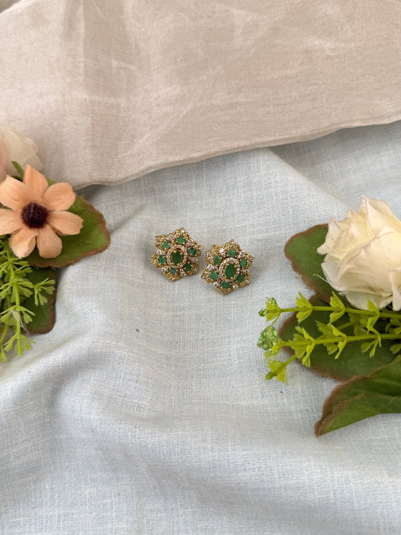 Royal Antique Stud Earrings 11112 - Mahilas