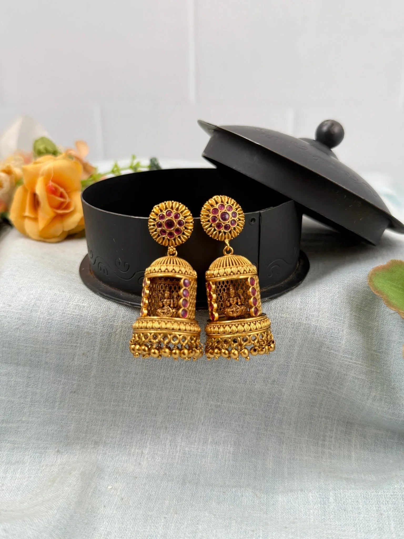 Royal Antique Temple Jhumka 0748 - Mahilas