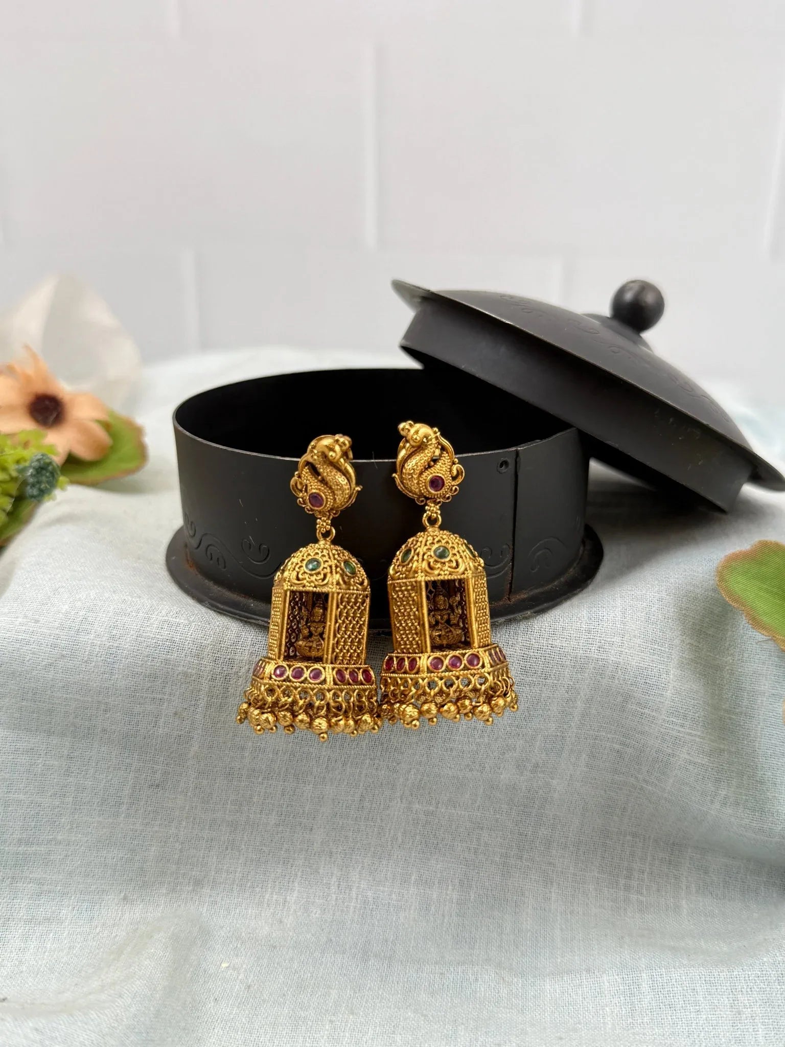 Royal Antique Temple Jhumka 0750 - Mahilas