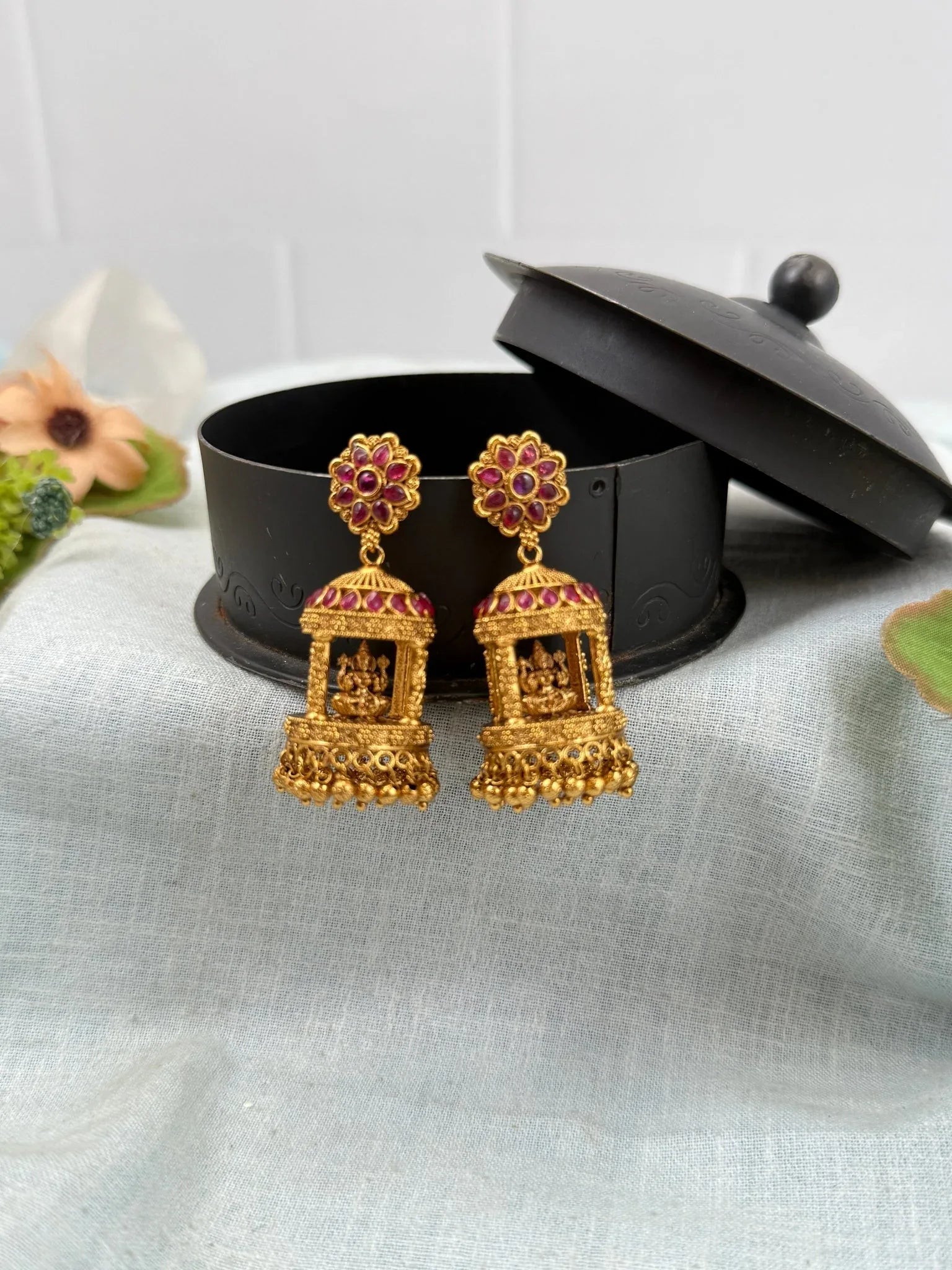 Royal Antique Temple Jhumka 0753 - Mahilas