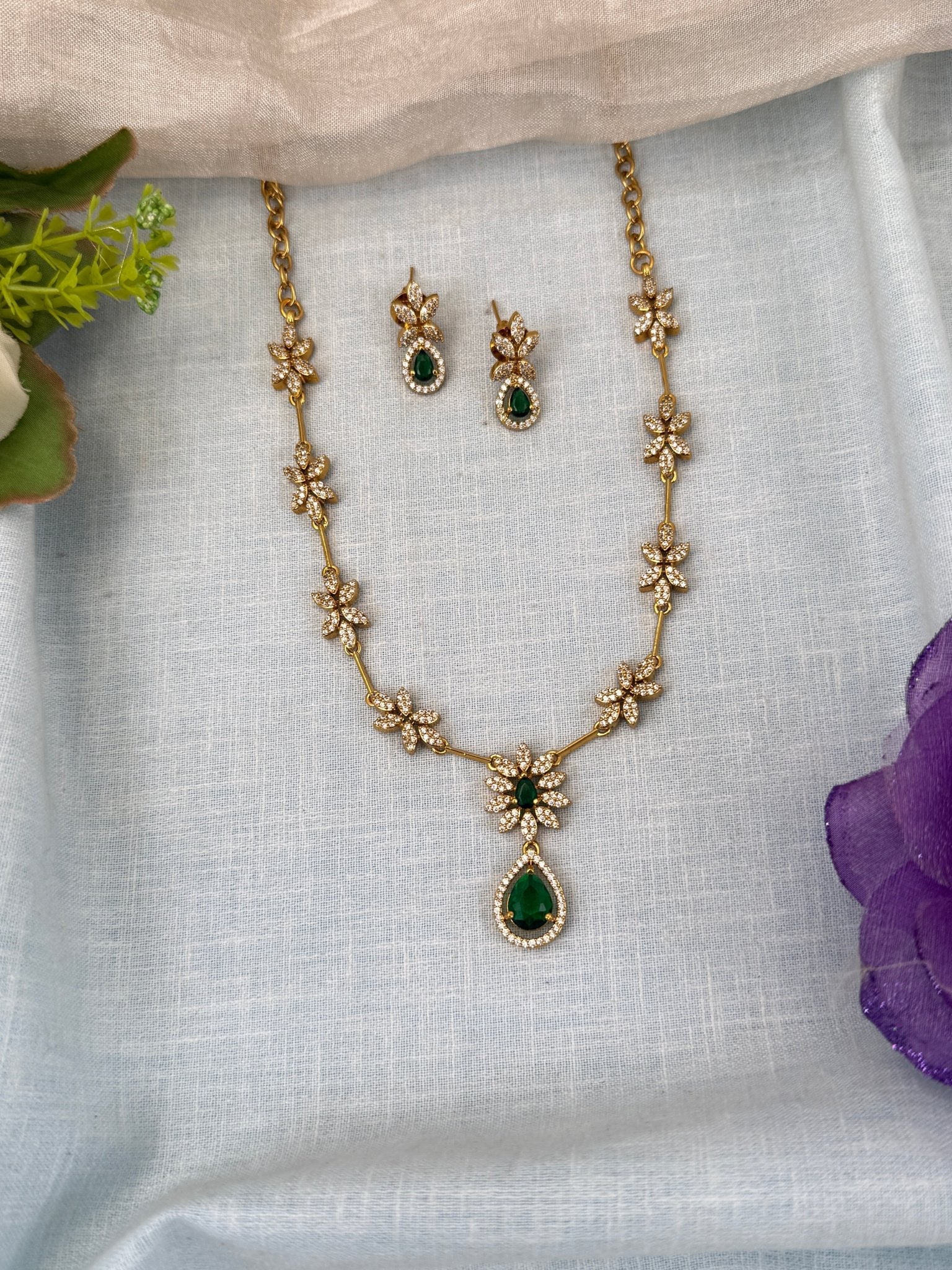 Royal Antique Victorian Short Necklace Set 0577 - Mahilas