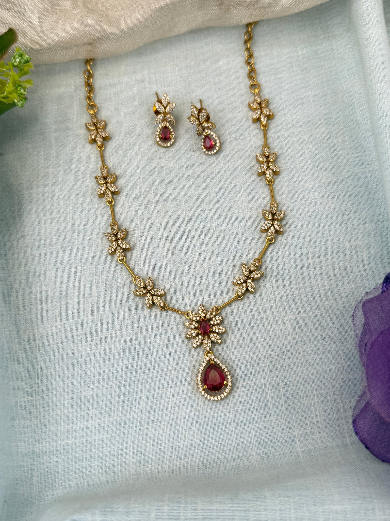 Royal Antique Victorian Short Necklace Set 0579 - Mahilas