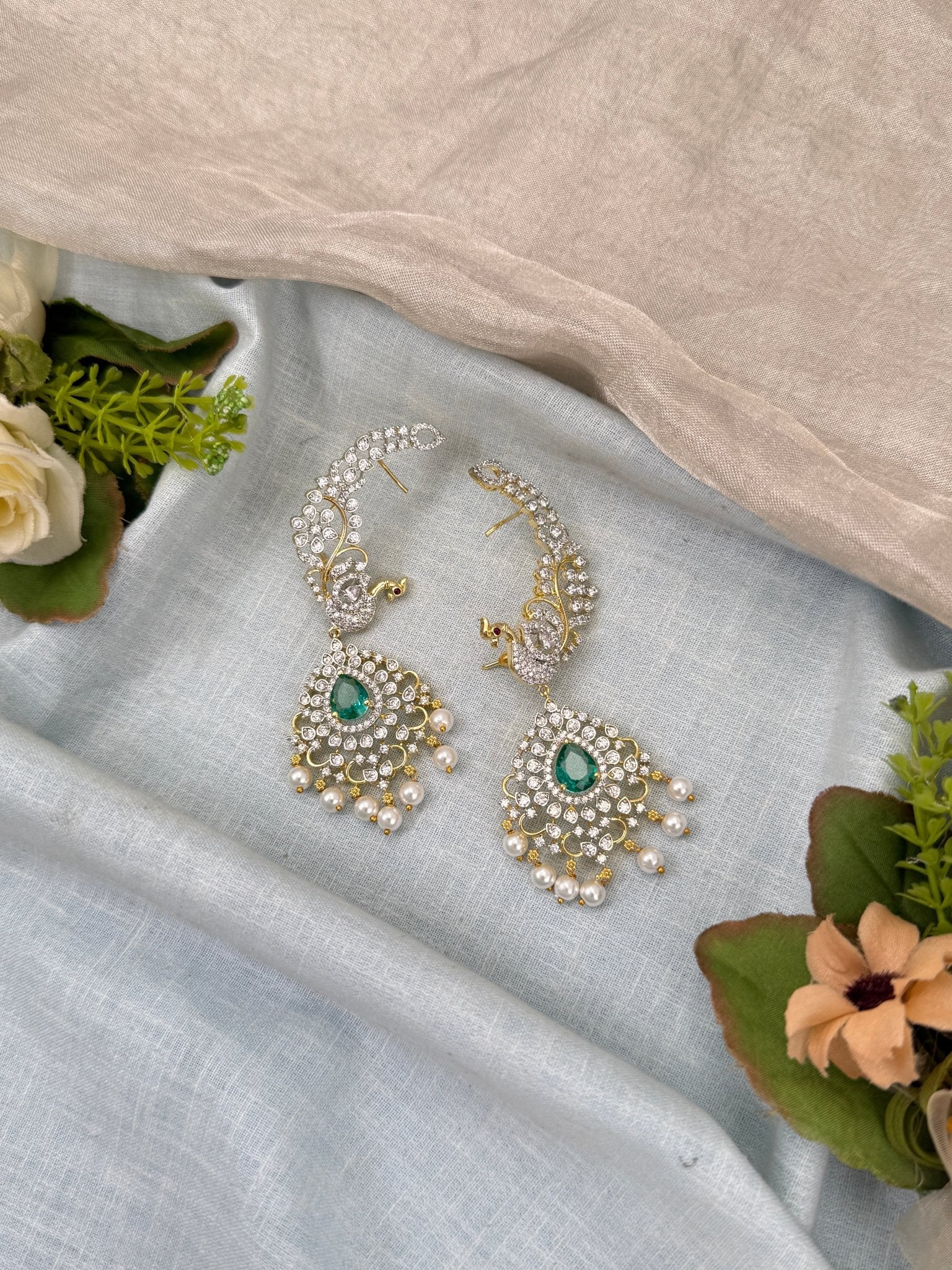 Royal Antique White Stone Earcuff Earrings 0936 - Mahilas