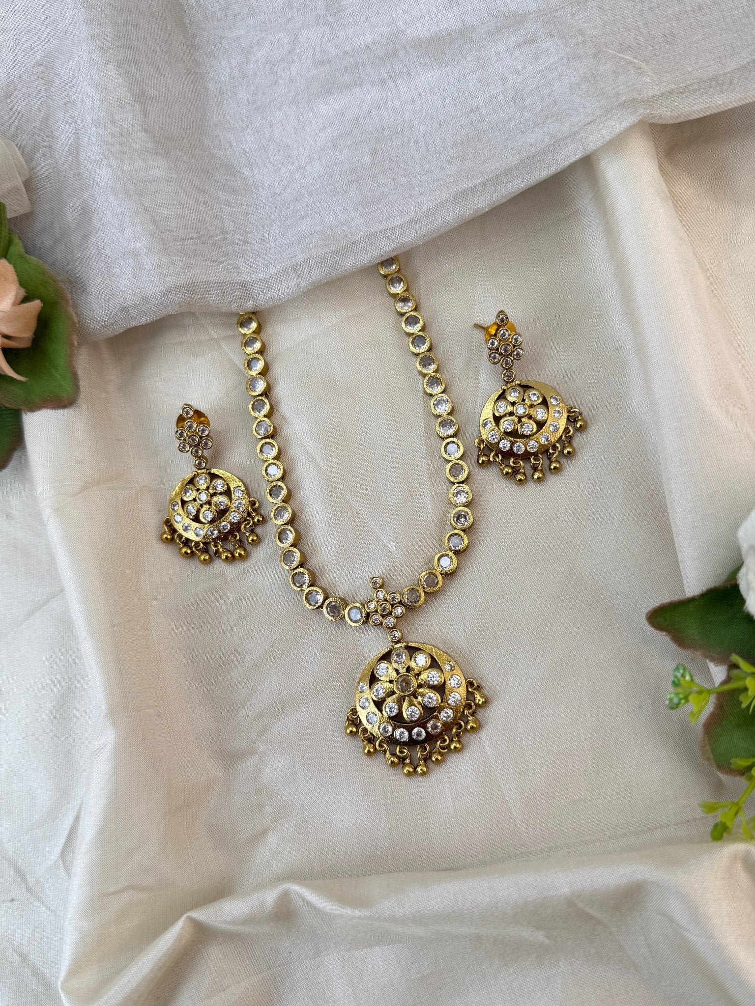 Royal Gold Like Antique Short Necklace Set 0978 - Mahilas