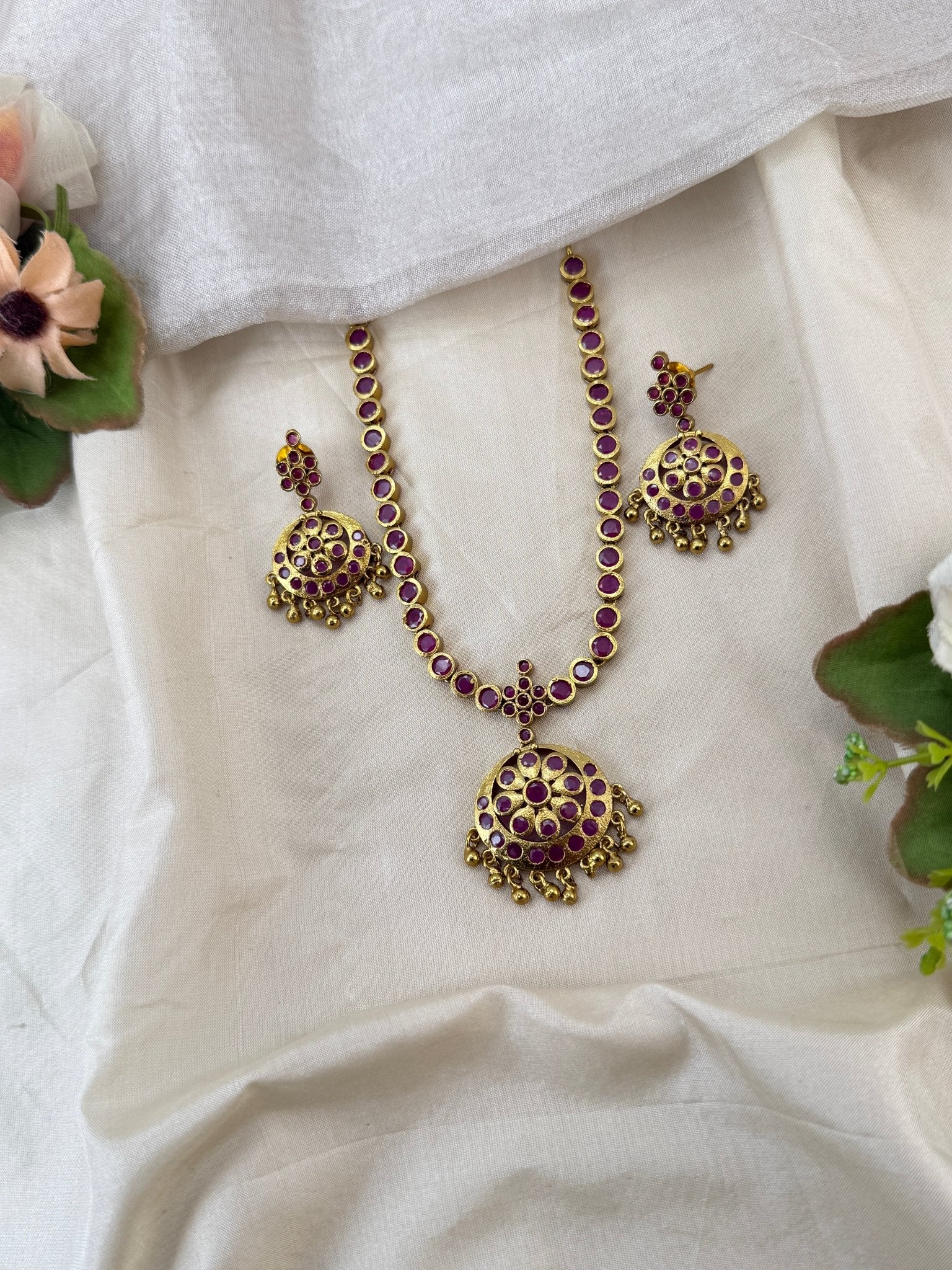 Royal Gold Like Antique Short Necklace Set 0979 - Mahilas