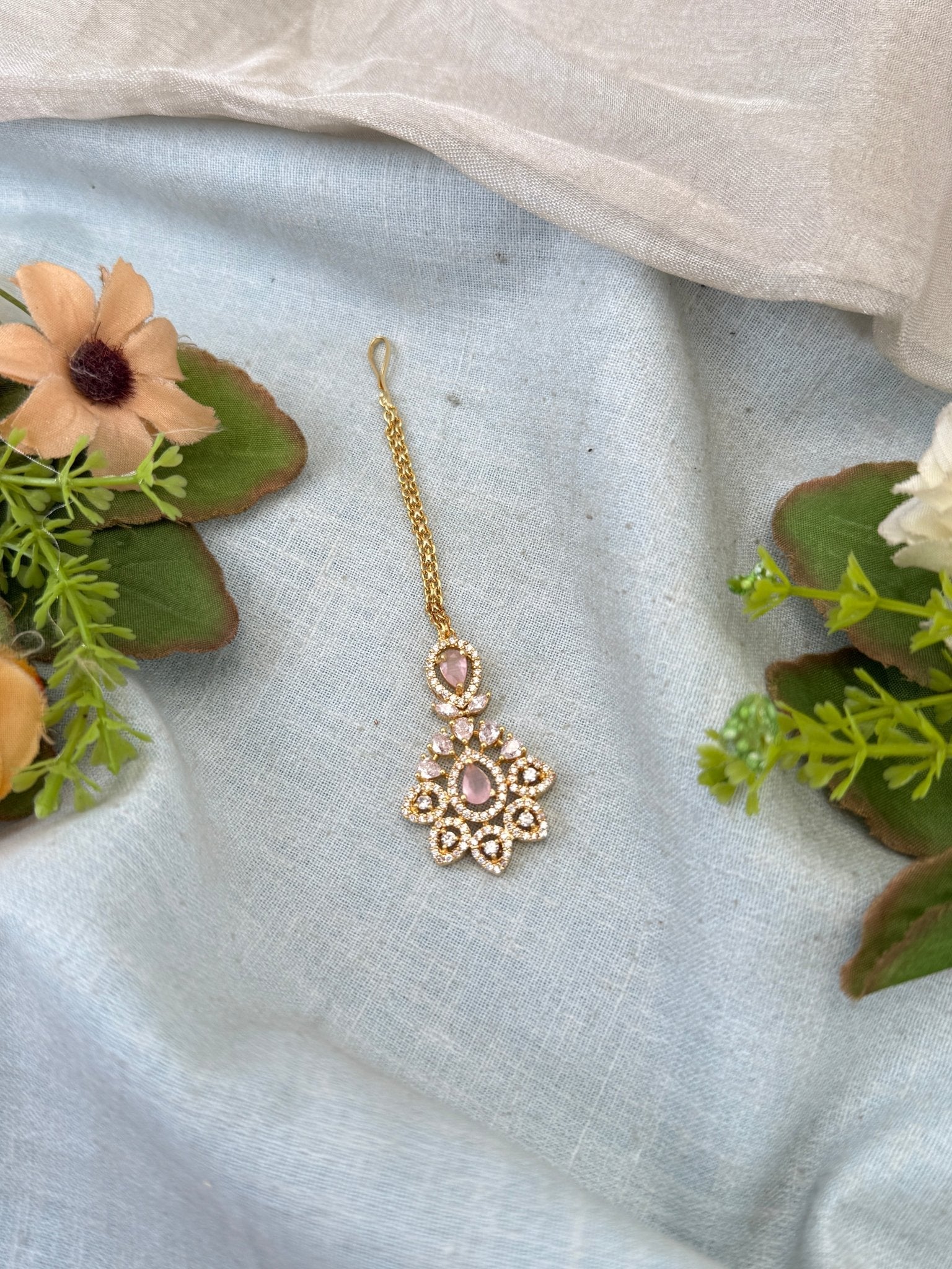 Royal Gold Stone Maang Tikka 640 - Mahilas
