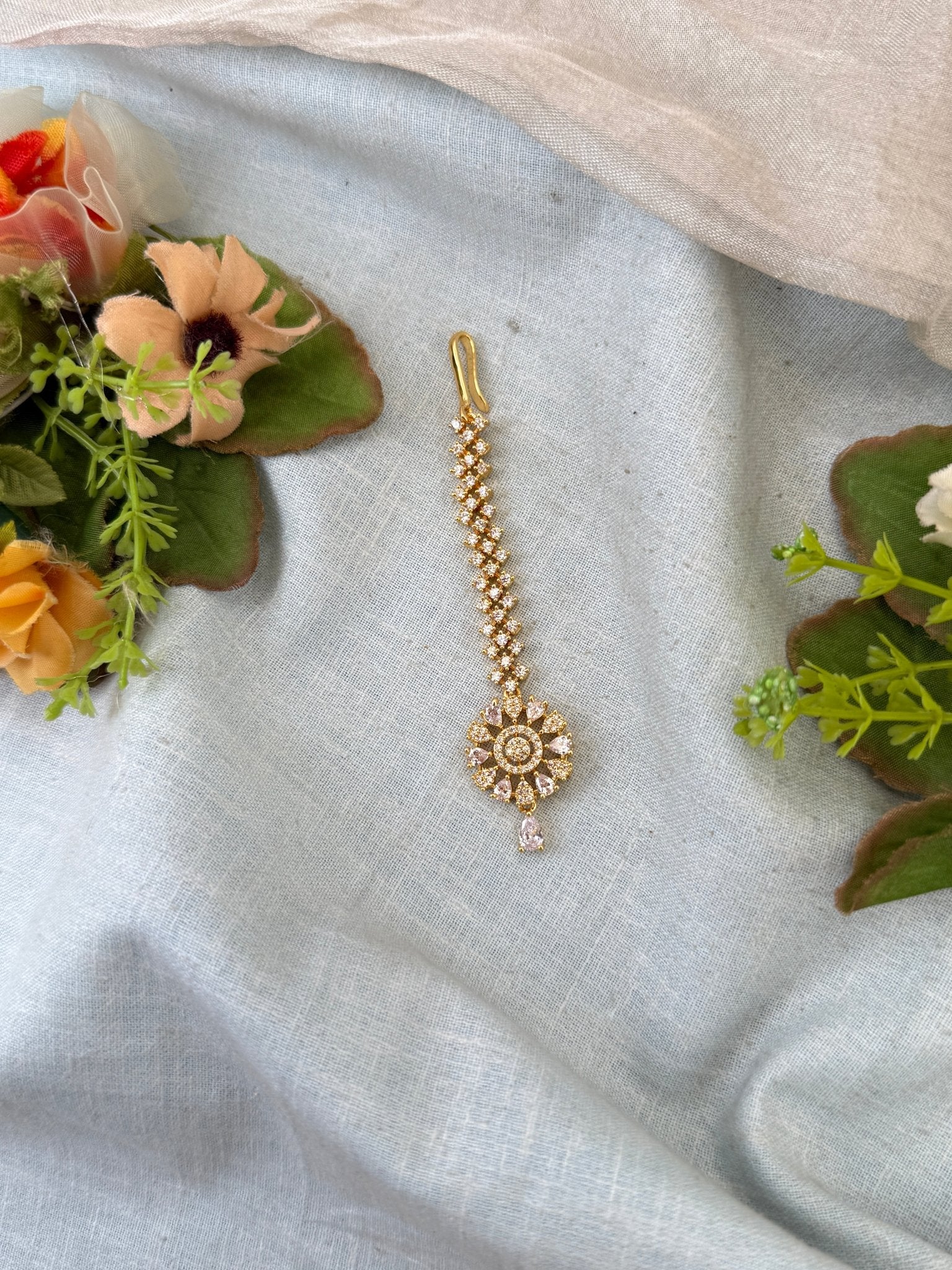 Royal Gold Stone Maang Tikka 654 - Mahilas