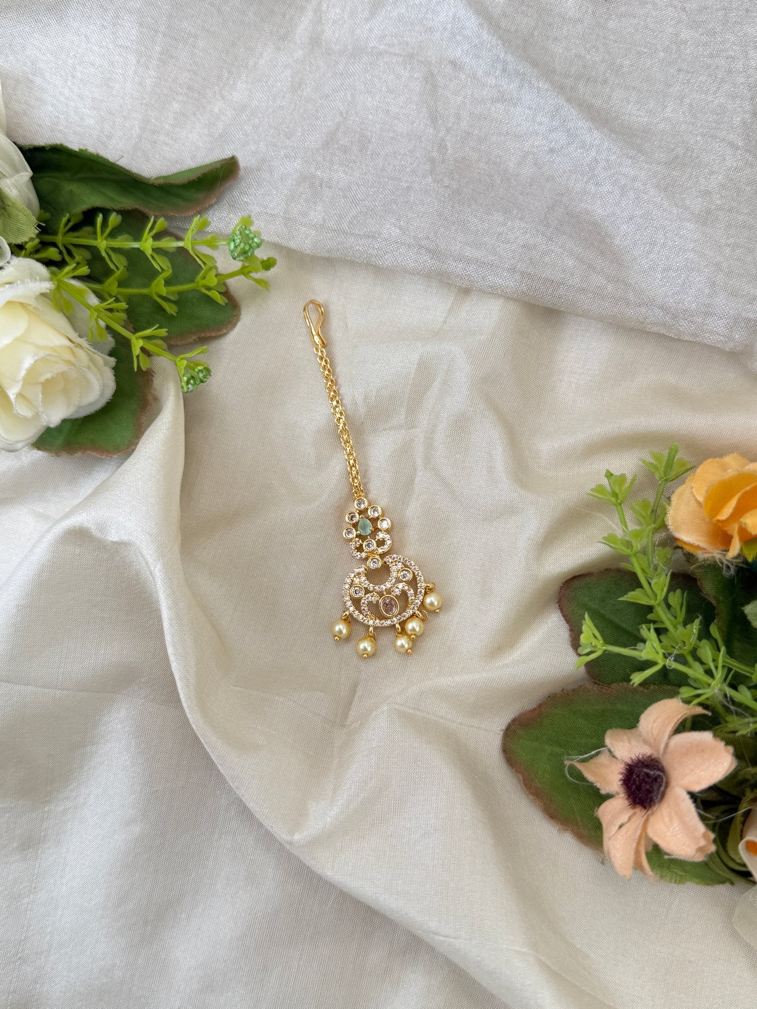 Royal Gold Stone Maang Tikka 663 - Mahilas