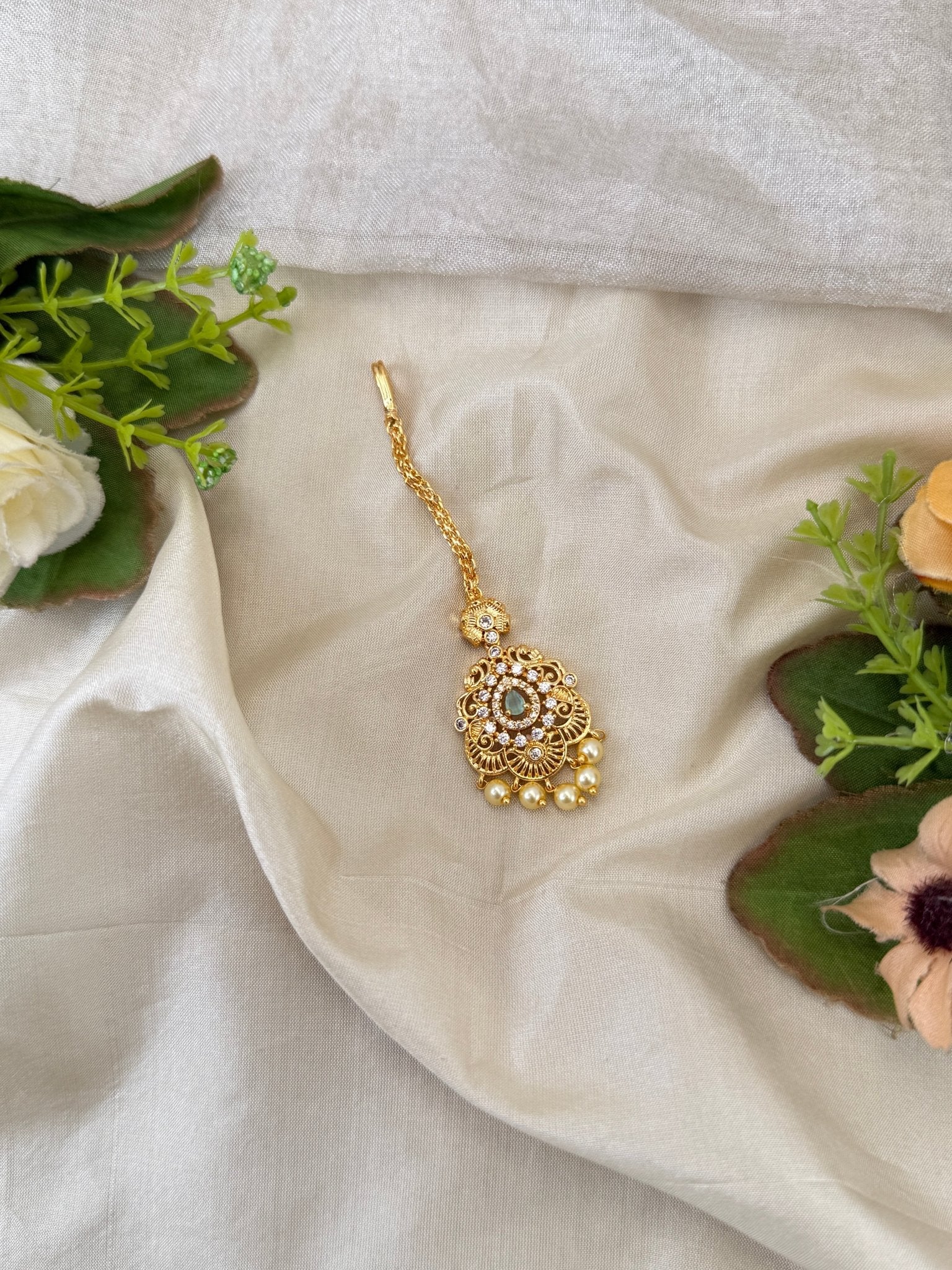 Royal Gold Stone Maang Tikka 667 - Mahilas
