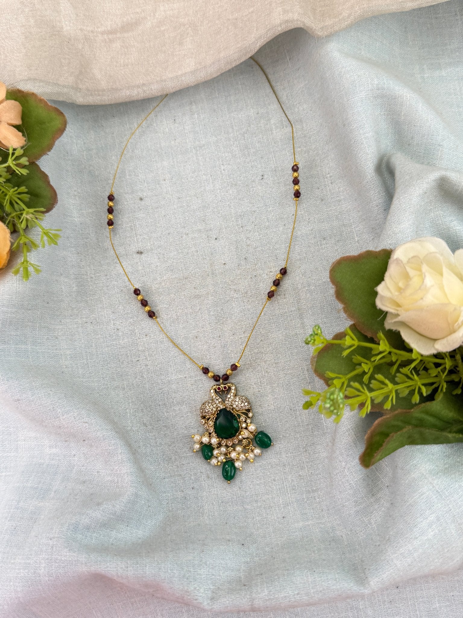 Royal Invisible Chain Antique Necklace 1005 - Mahilas