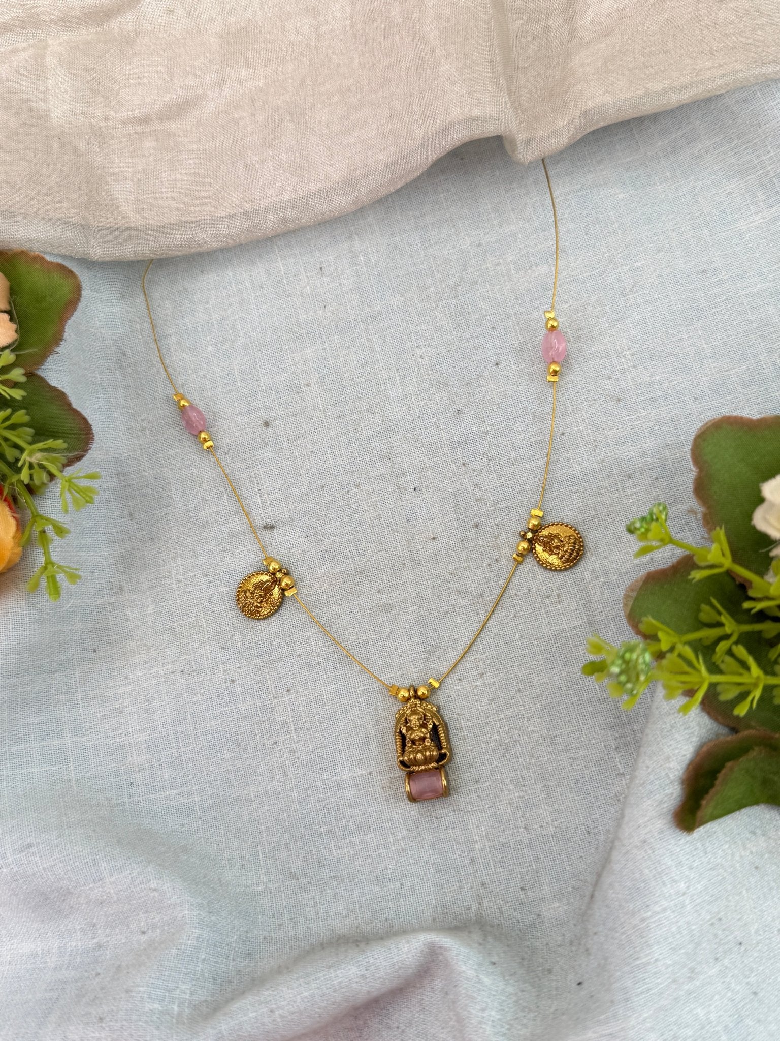 Royal Invisible Chain Antique Necklace 1012 - Mahilas