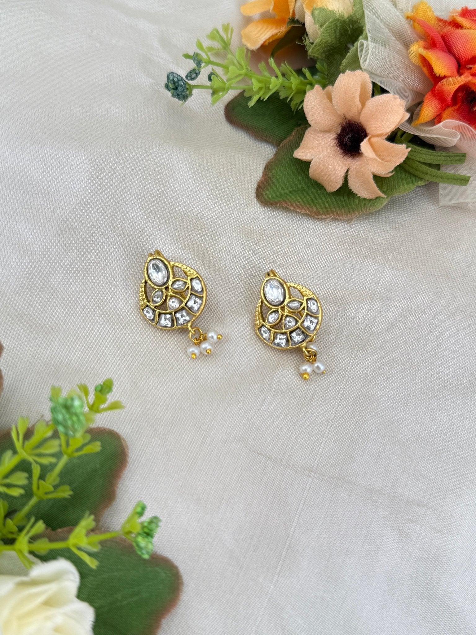 Royal Jadau Kundan Bugadi Earcuff 1236 - Mahilas