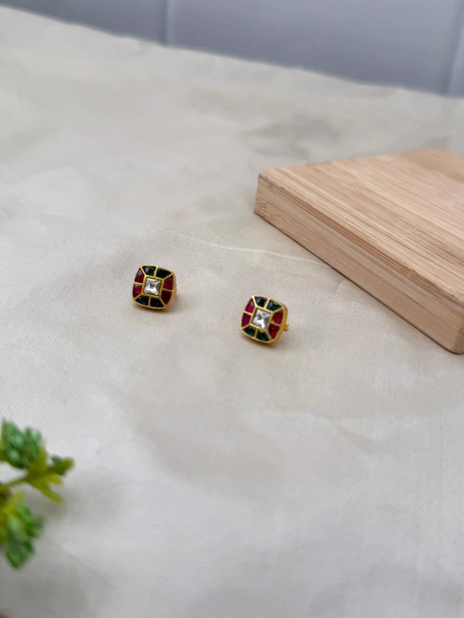 Royal Jadau Kundan Bugadi Earcuff 1270 - Mahilas