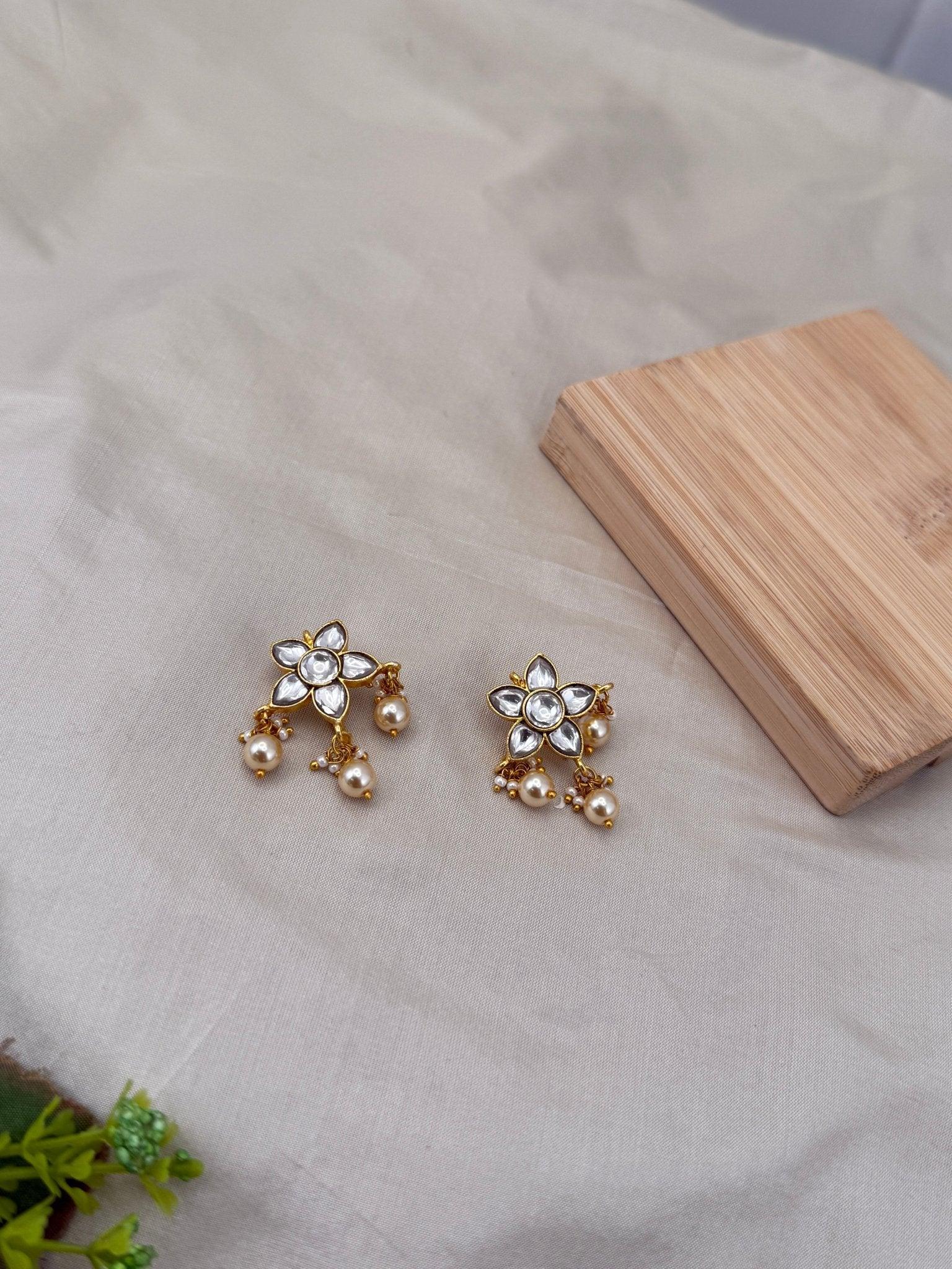 Royal Jadau Kundan Bugadi Earcuff 1291 - Mahilas