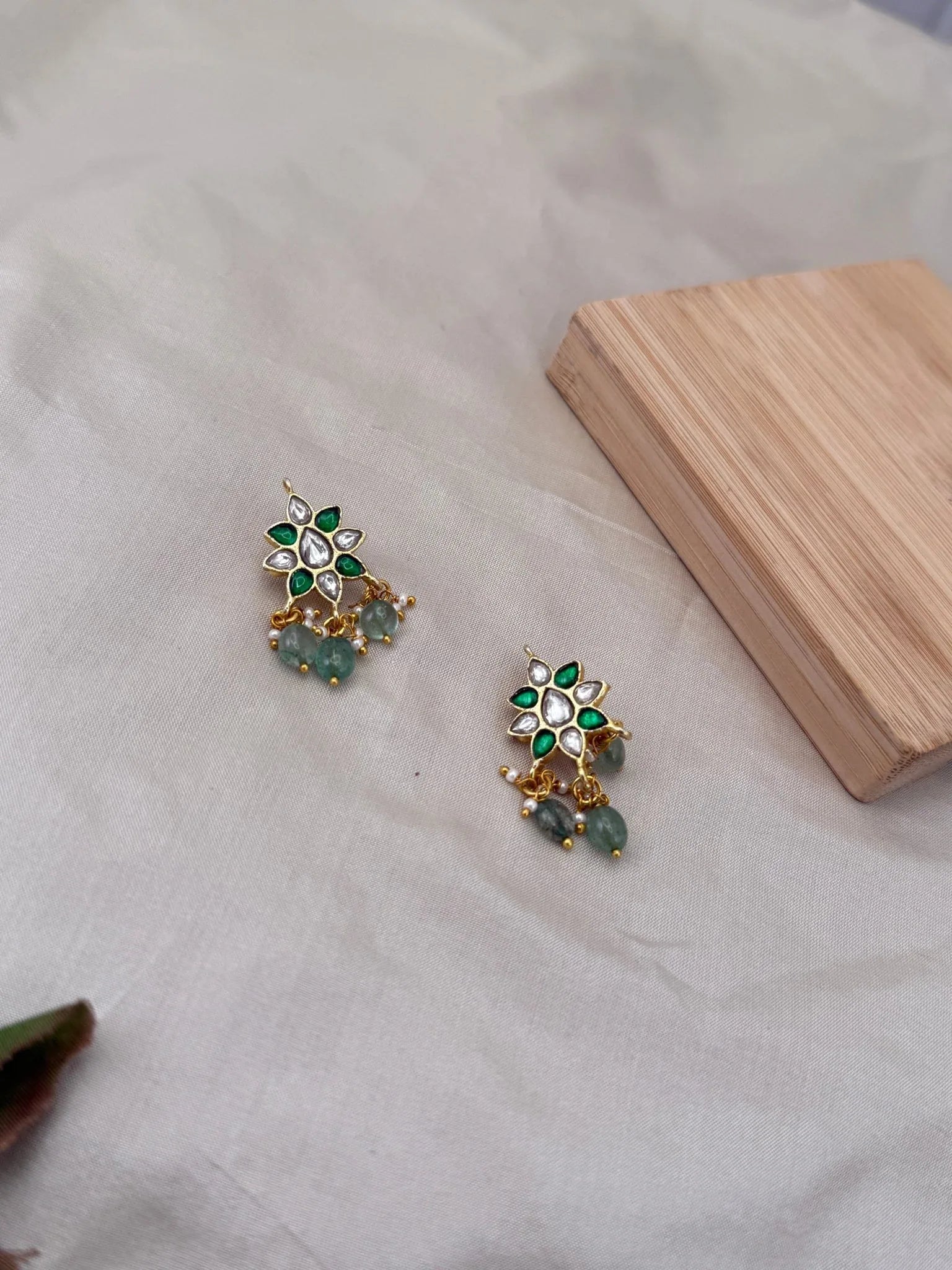 Royal Jadau Kundan Bugadi Earcuff 1294 - Mahilas