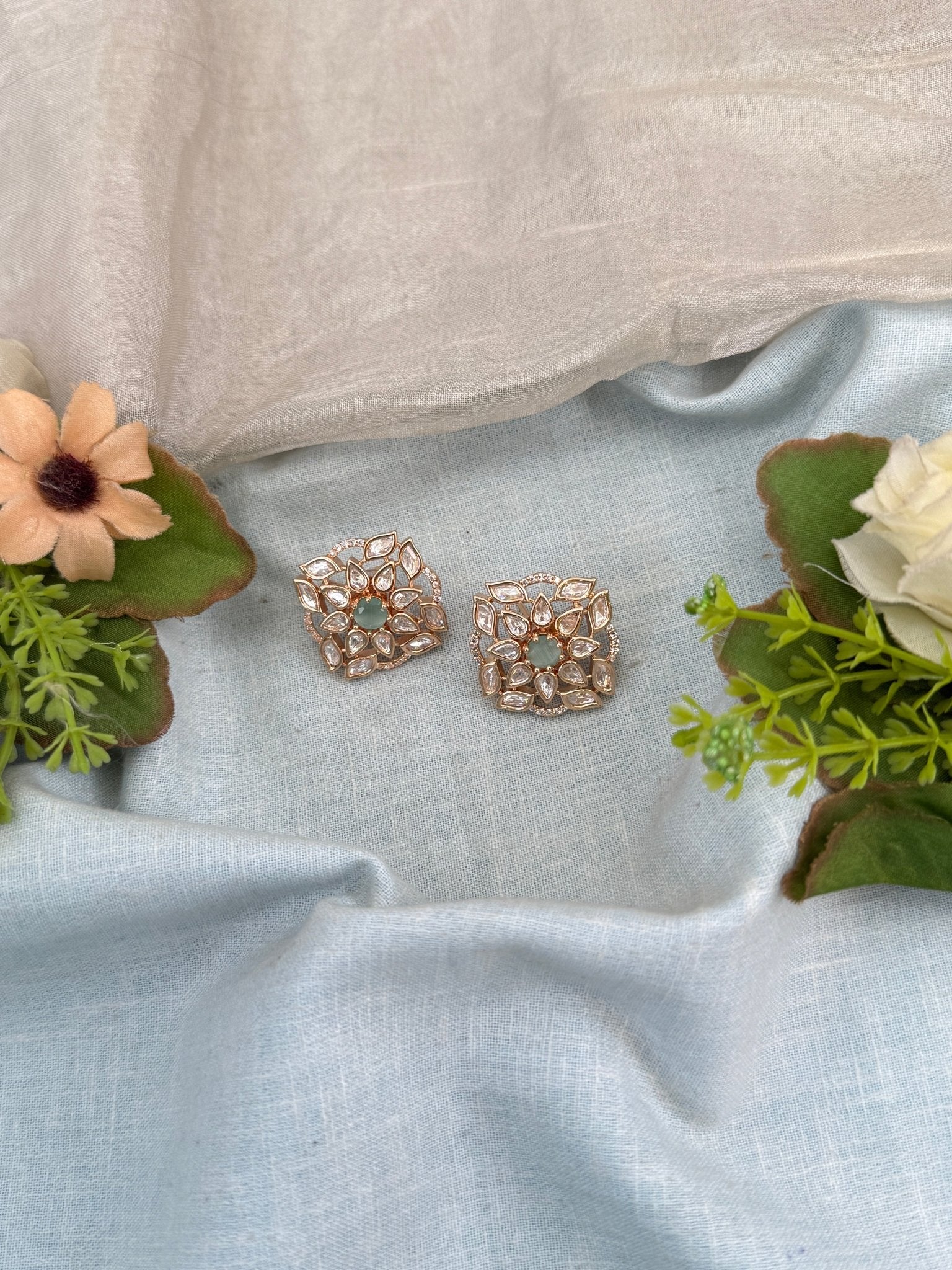 Royal Kundan Stud Earrings 0268 - Mahilas