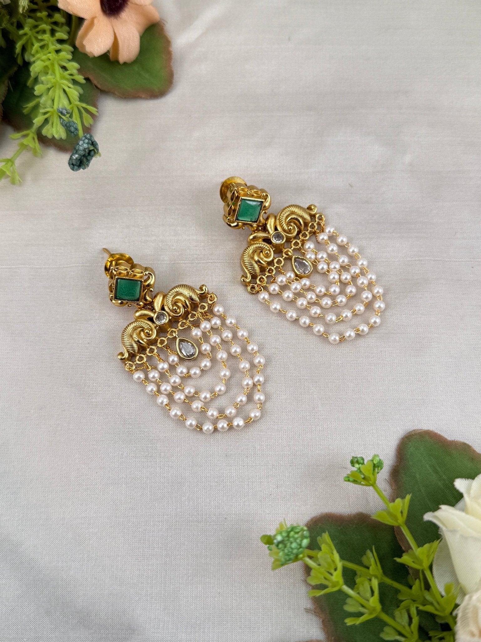 Royal Pearl Layer Antique Earrings 0379 - Mahilas