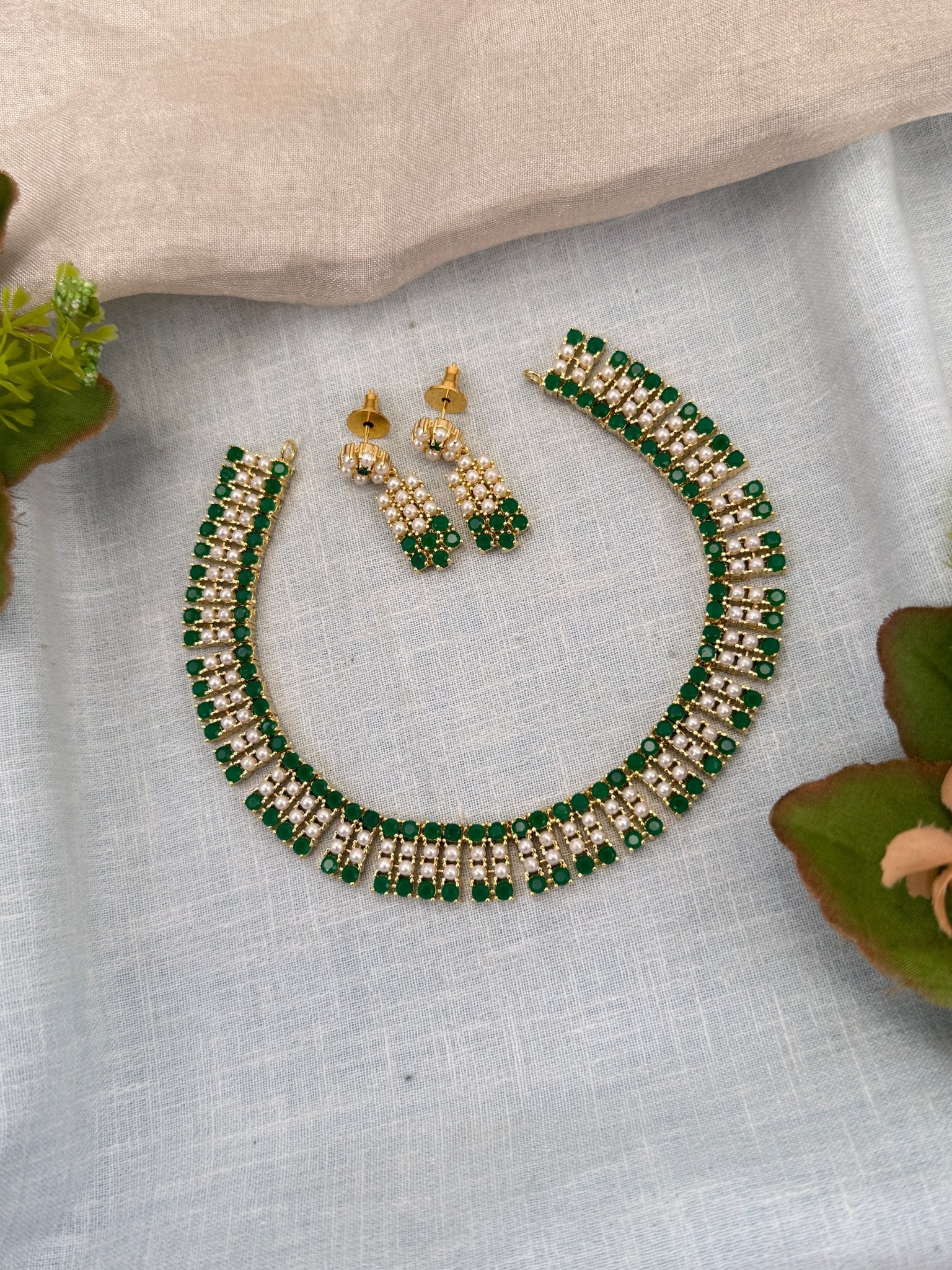 Royal Pearl Stone Short Necklace Set 653 - Mahilas