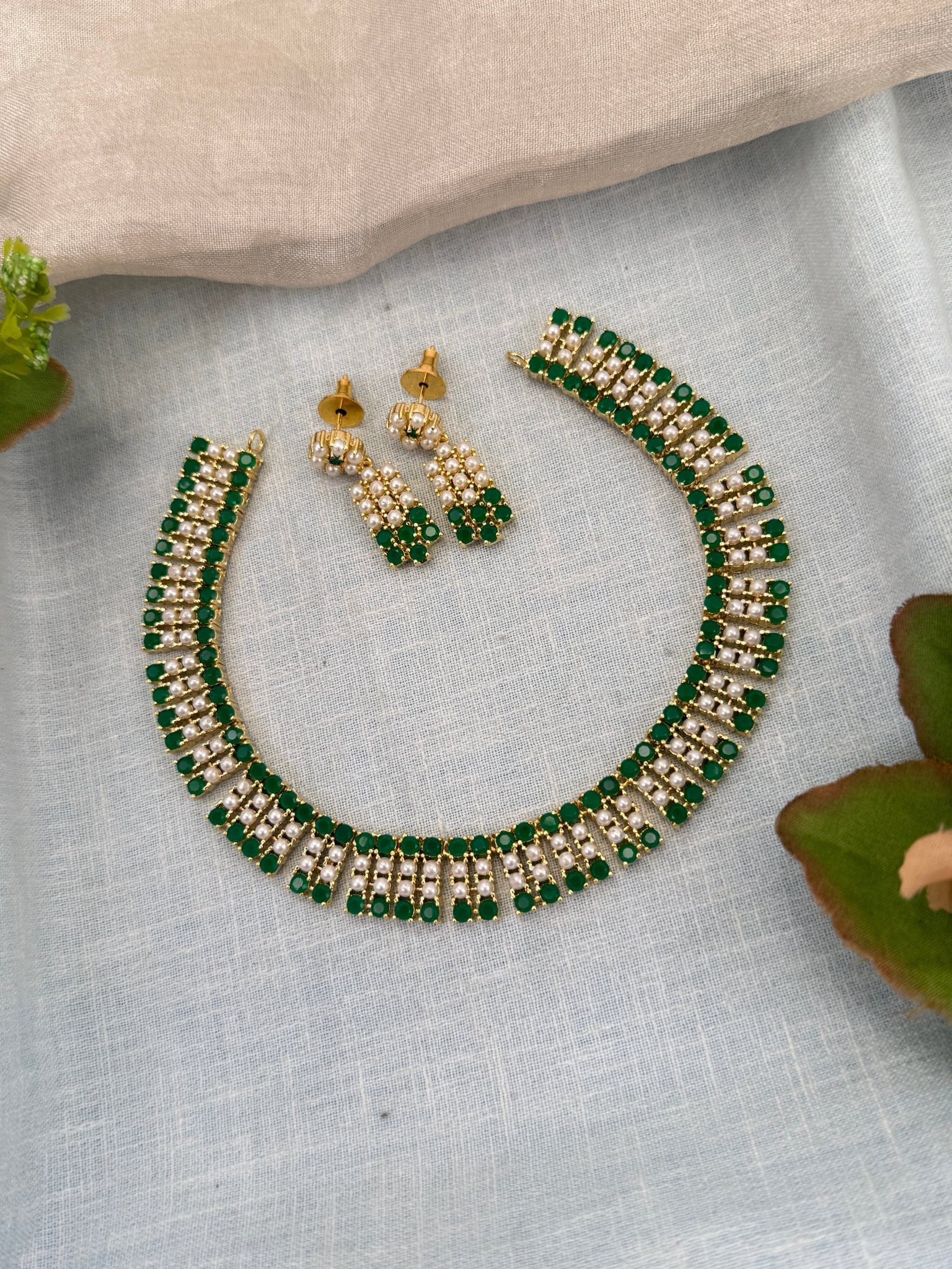 Royal Pearl Stone Short Necklace Set 653 - Mahilas
