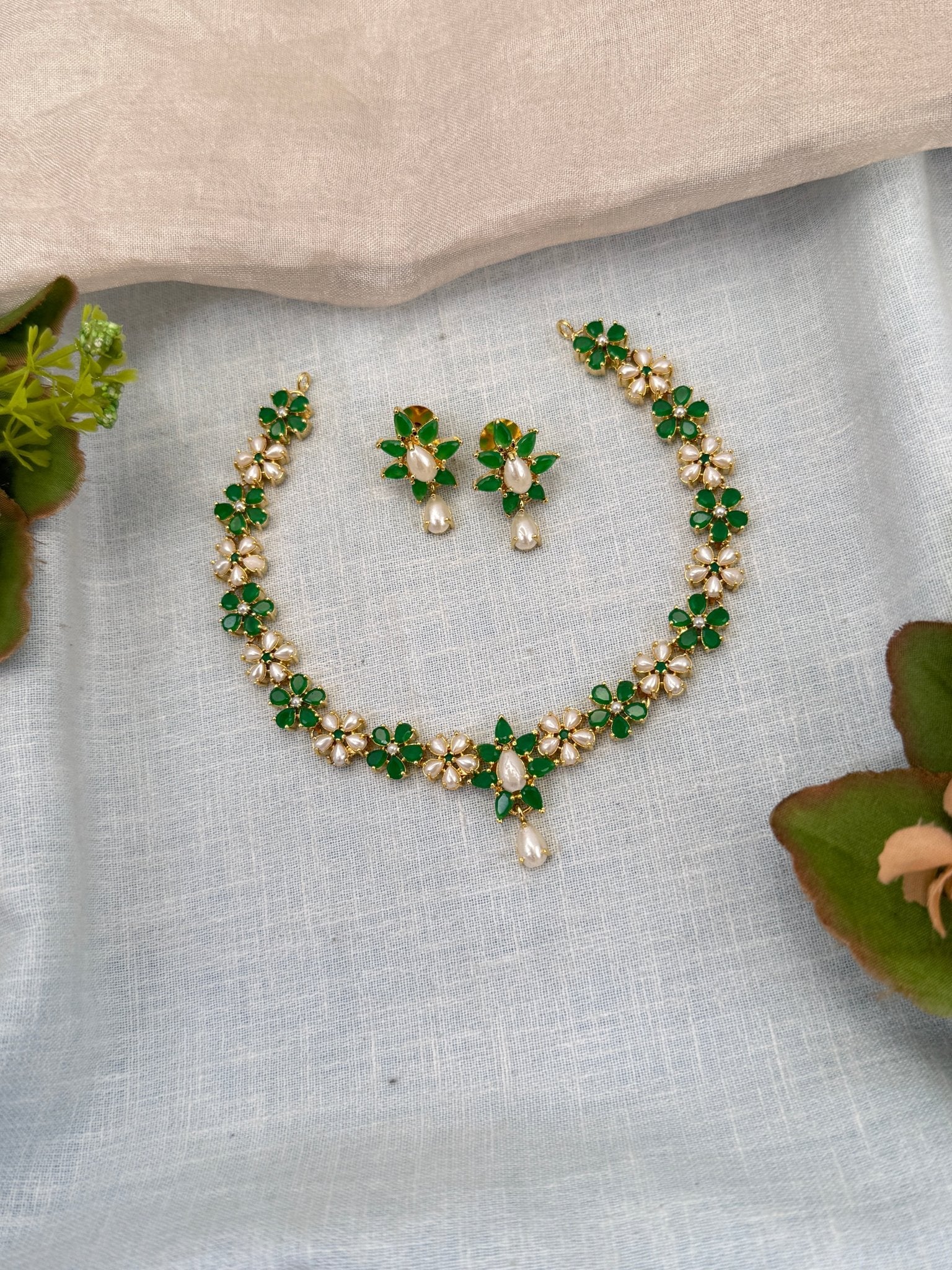 Royal Pearl Stone Short Necklace Set 656 - Mahilas