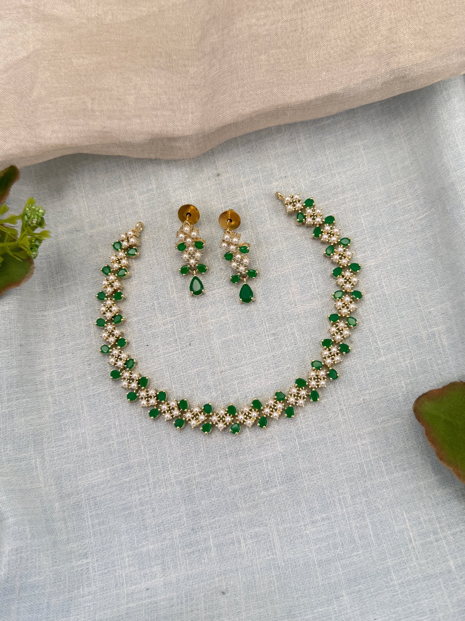 Royal Pearl Stone Short Necklace Set 676 - Mahilas