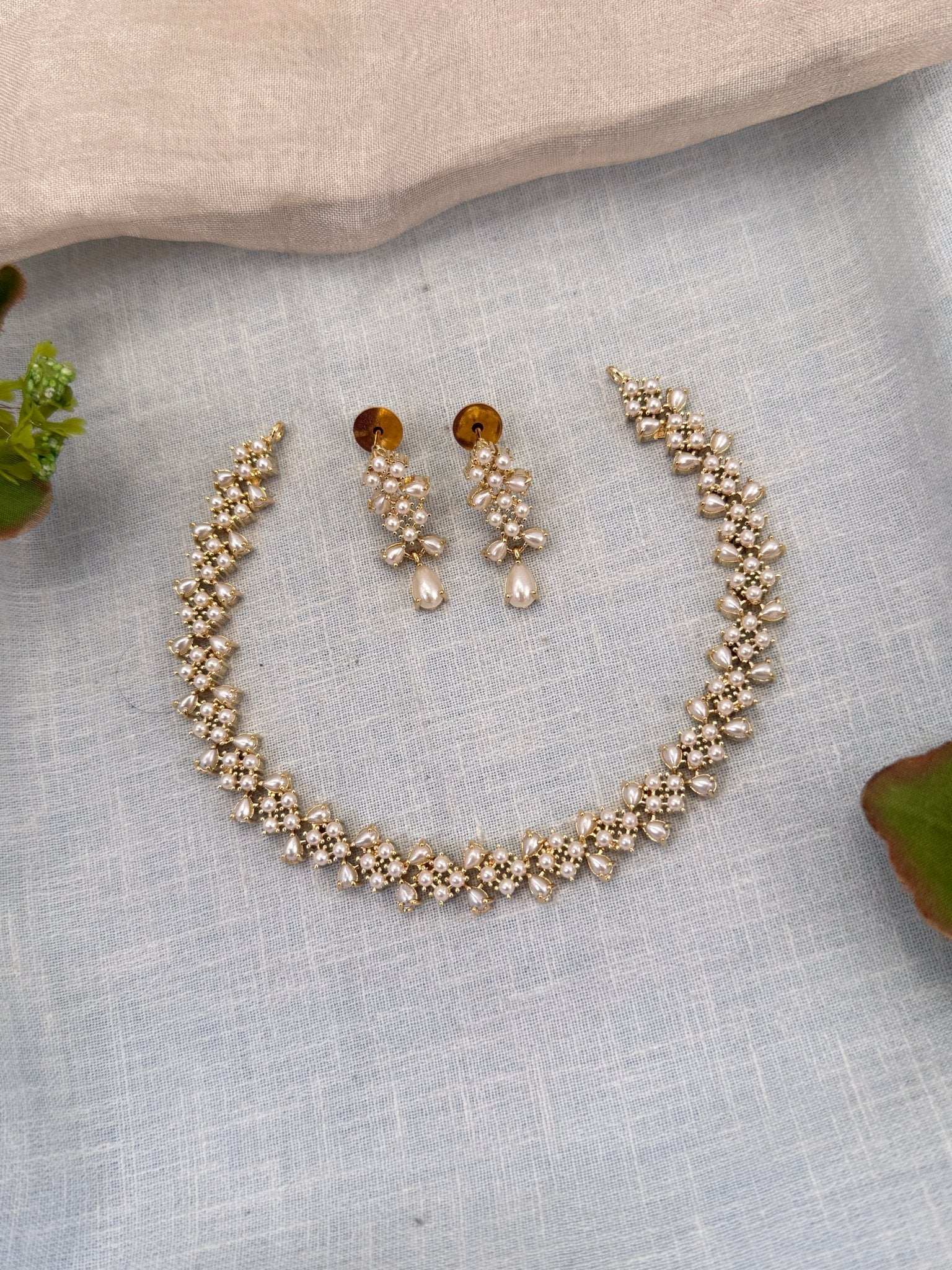 Royal Pearl Stone Short Necklace Set 677 - Mahilas