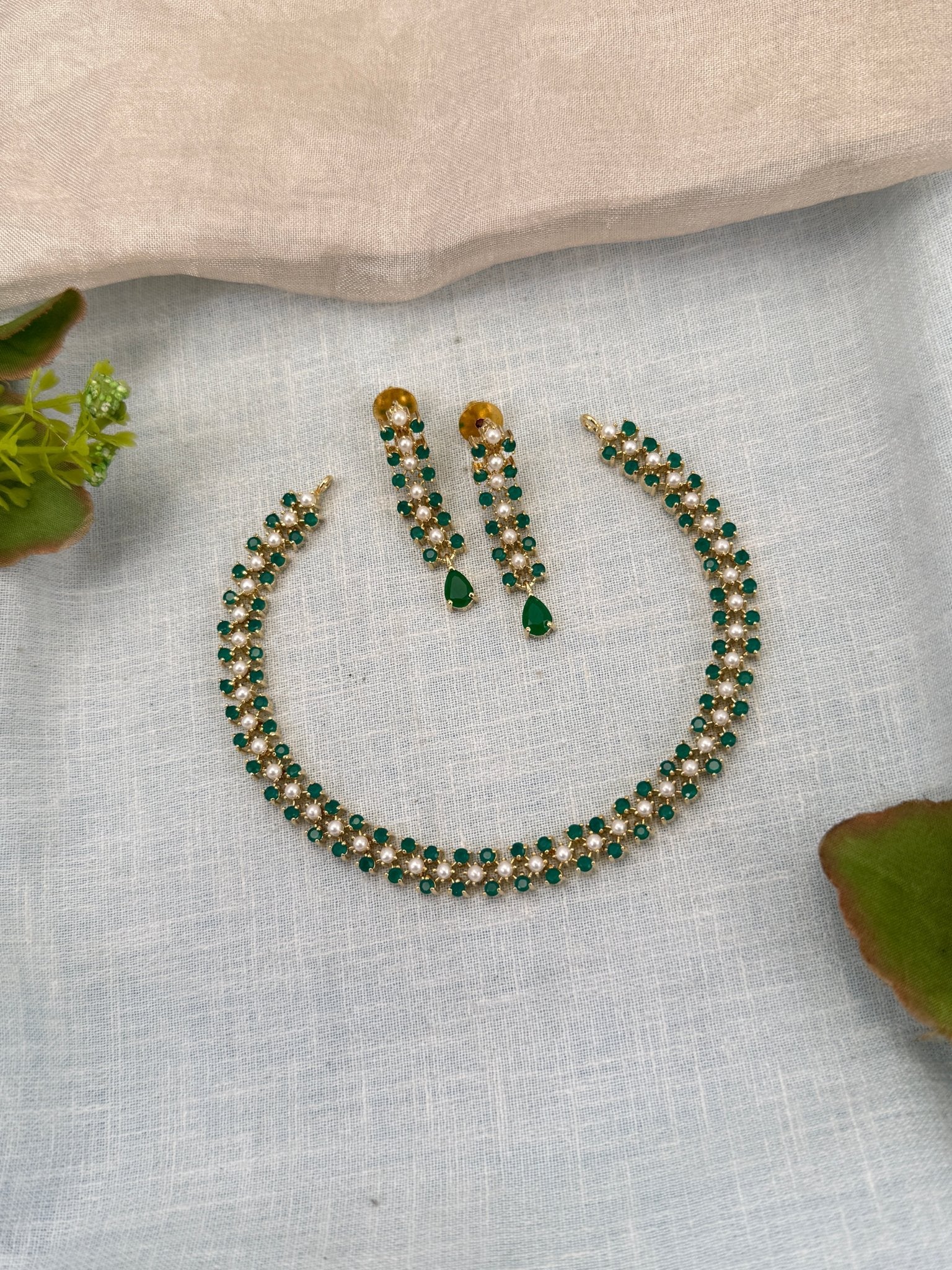 Royal Pearl Stone Short Necklace Set 679 - Mahilas