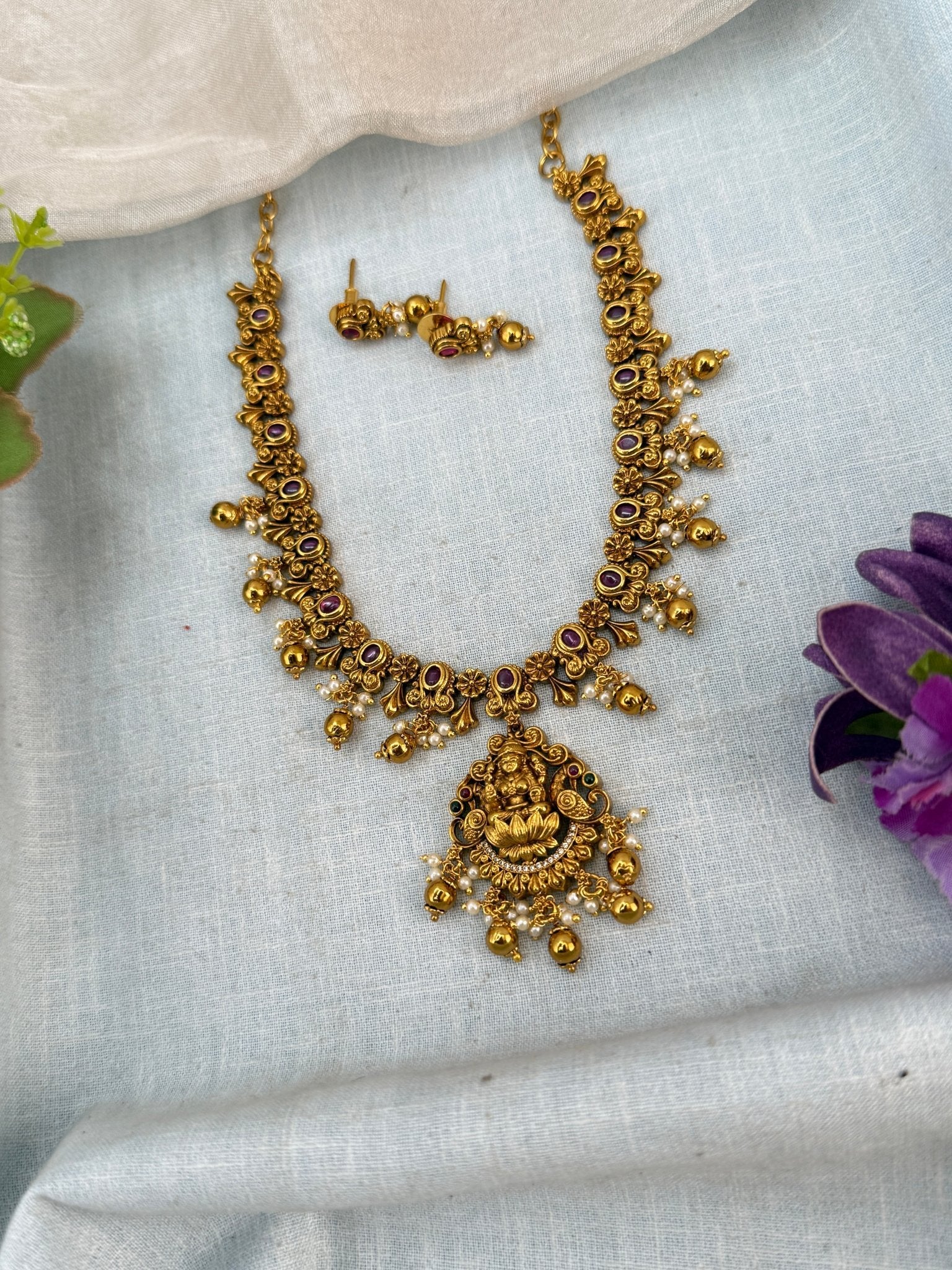 Royal Simple Antique Short Necklace Set 0840 - Mahilas