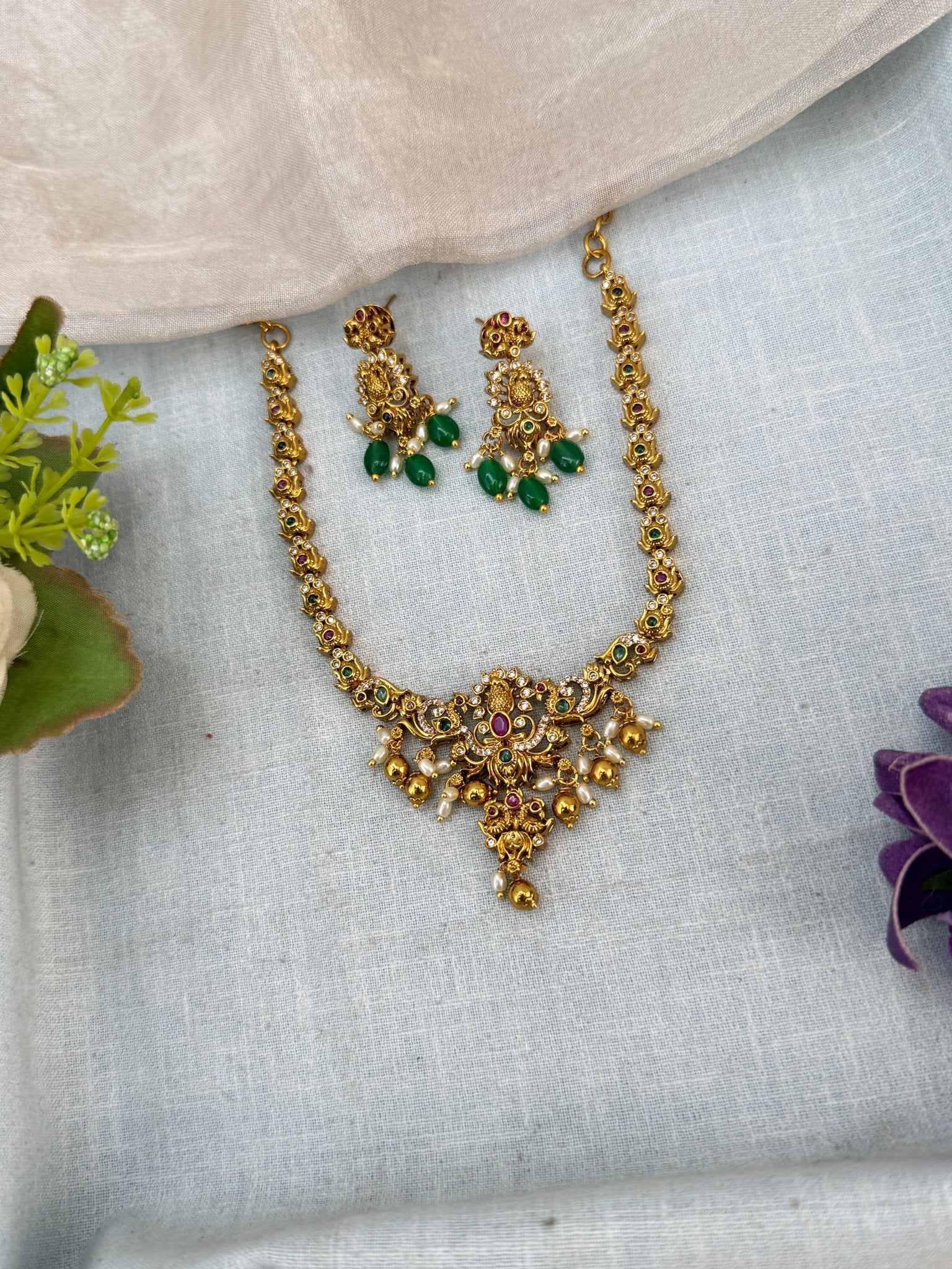 Royal Simple Antique Short Necklace Set 0841 - Mahilas