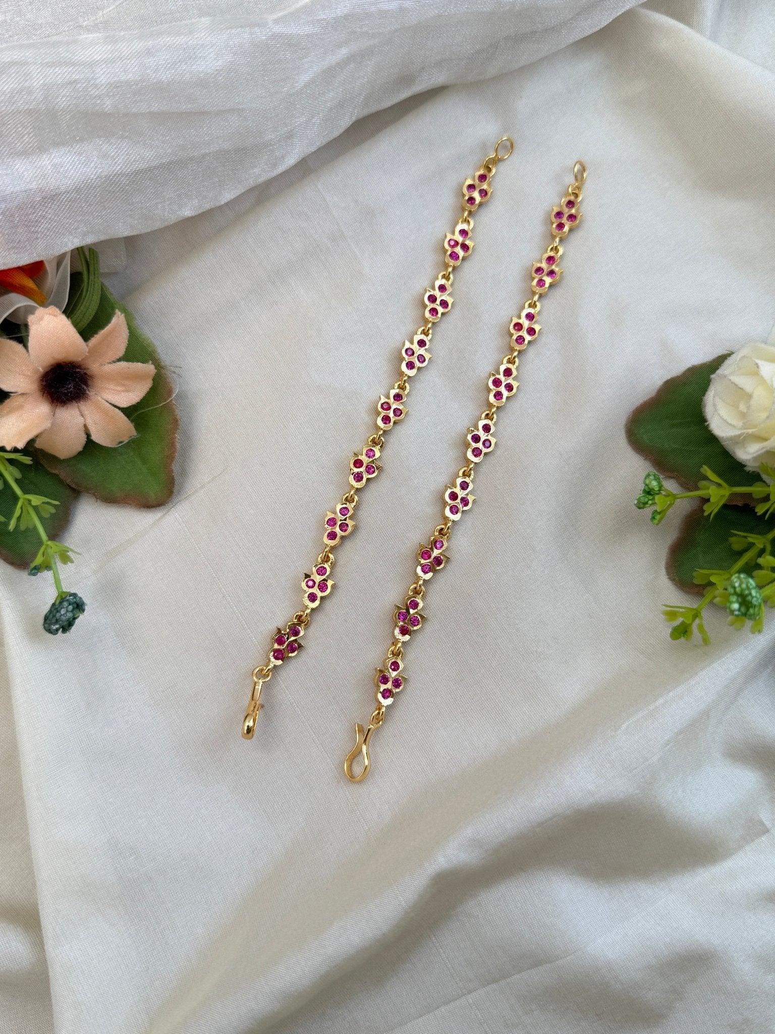 Royal Stone Straight Maatal Earchain 295 - Mahilas