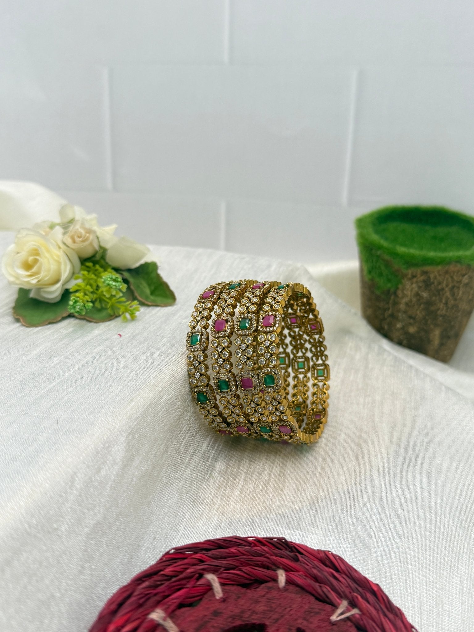 Royal Victorian Antique Bangles 6933 - Mahilas