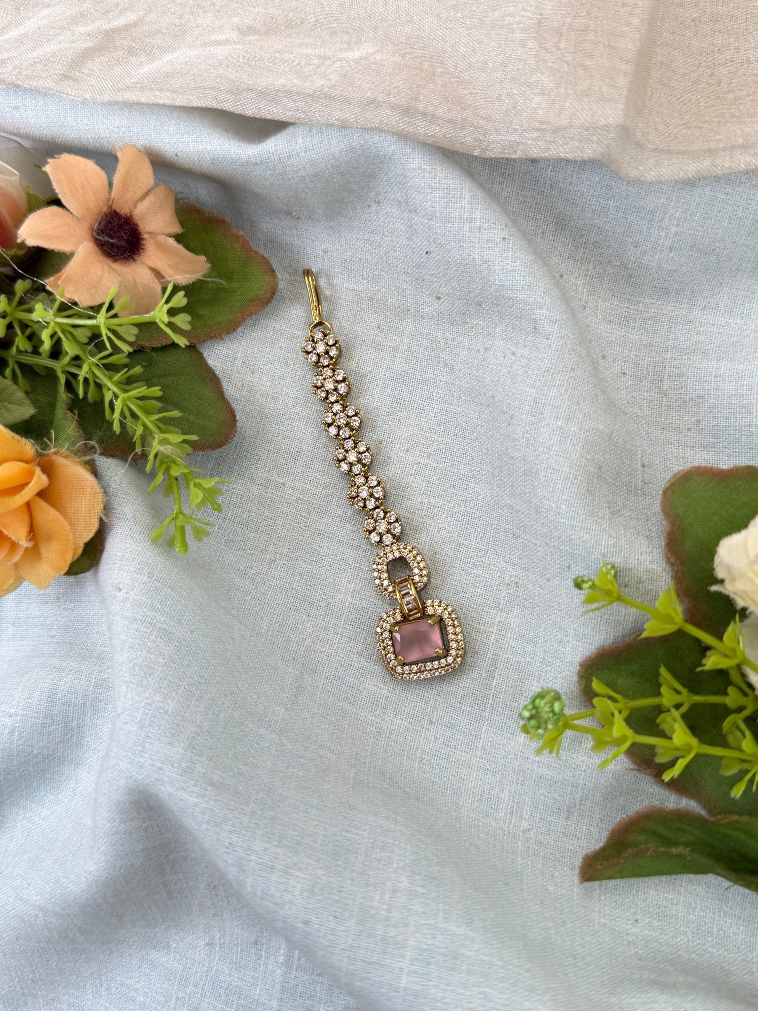 Royal Victorian Stone Maang Tikka 595 - Mahilas