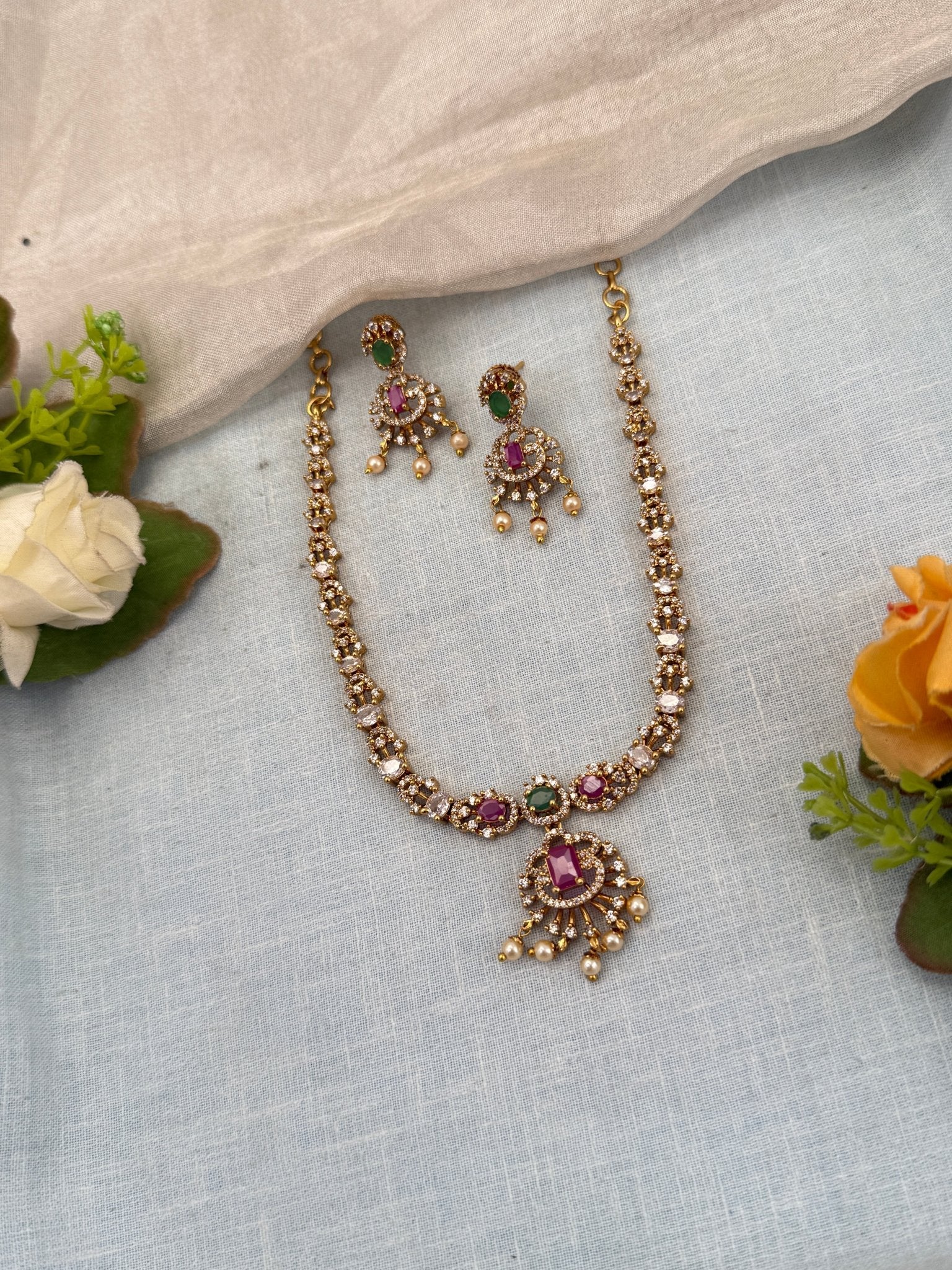 Royal Victorian Stone Short Necklace Set 651 - Mahilas