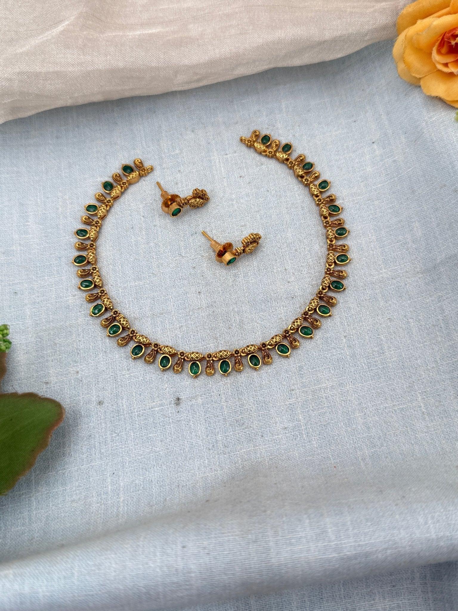 Simple Antique Green Stone Short Necklace Set 0148 - Mahilas