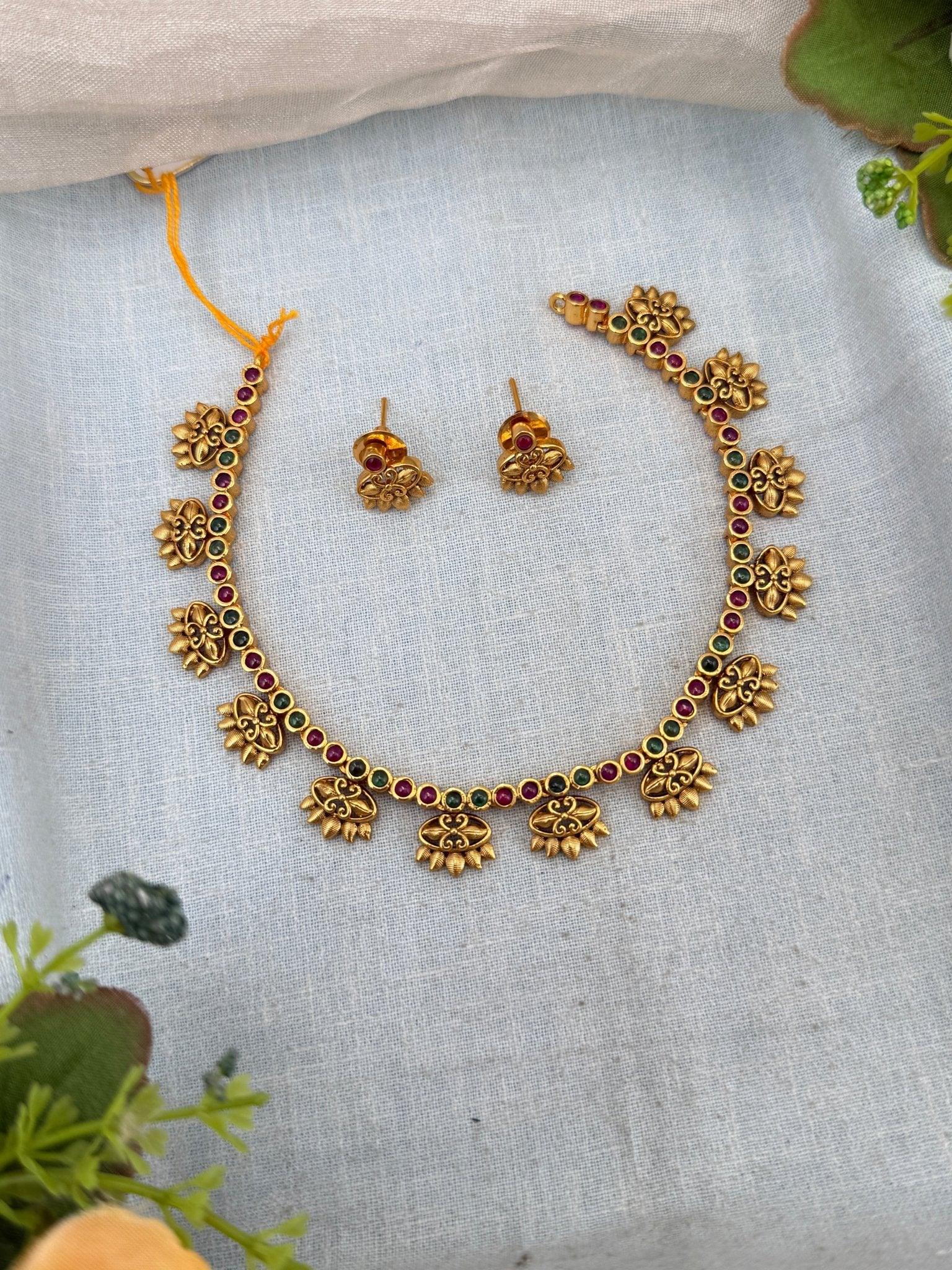 Simple Antique Short Necklace Set 0161 - Mahilas