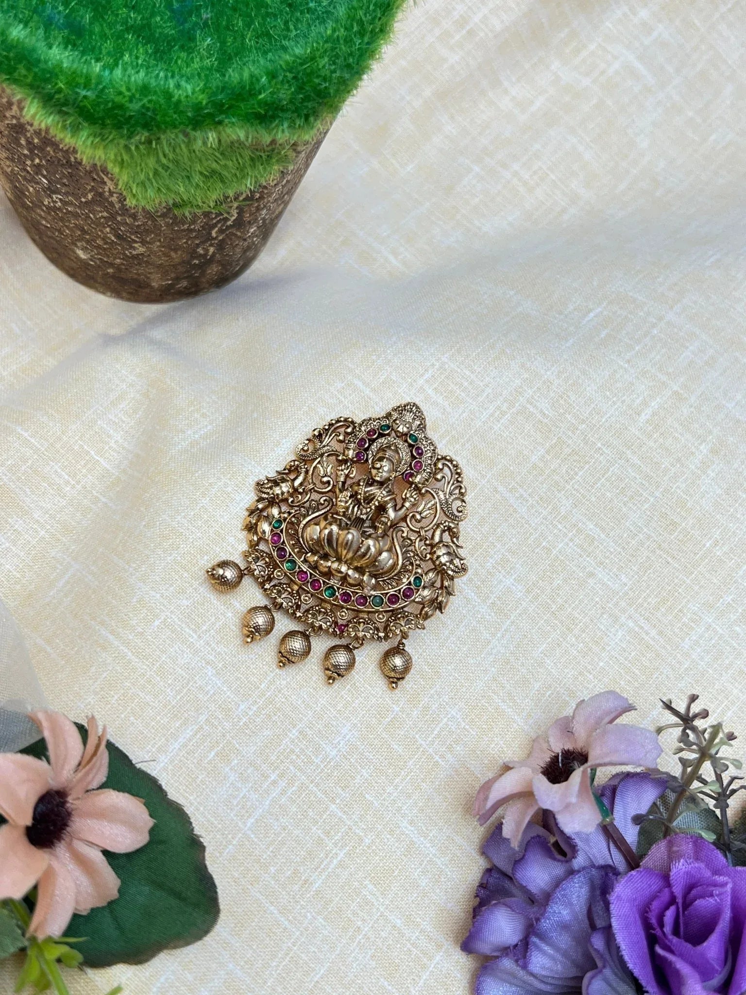 Small Antique Jade Bille 0428 - Mahilas