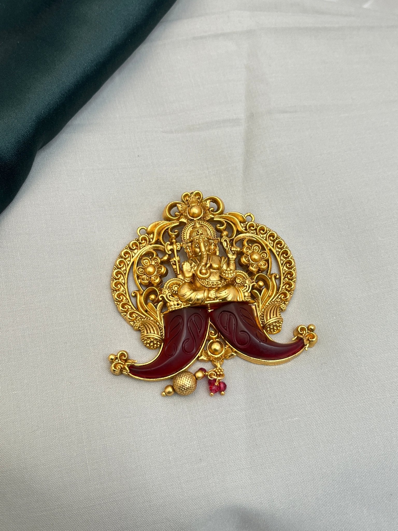 Tiger Antique Pendant - Ganesha Maroon 17 - Mahilas