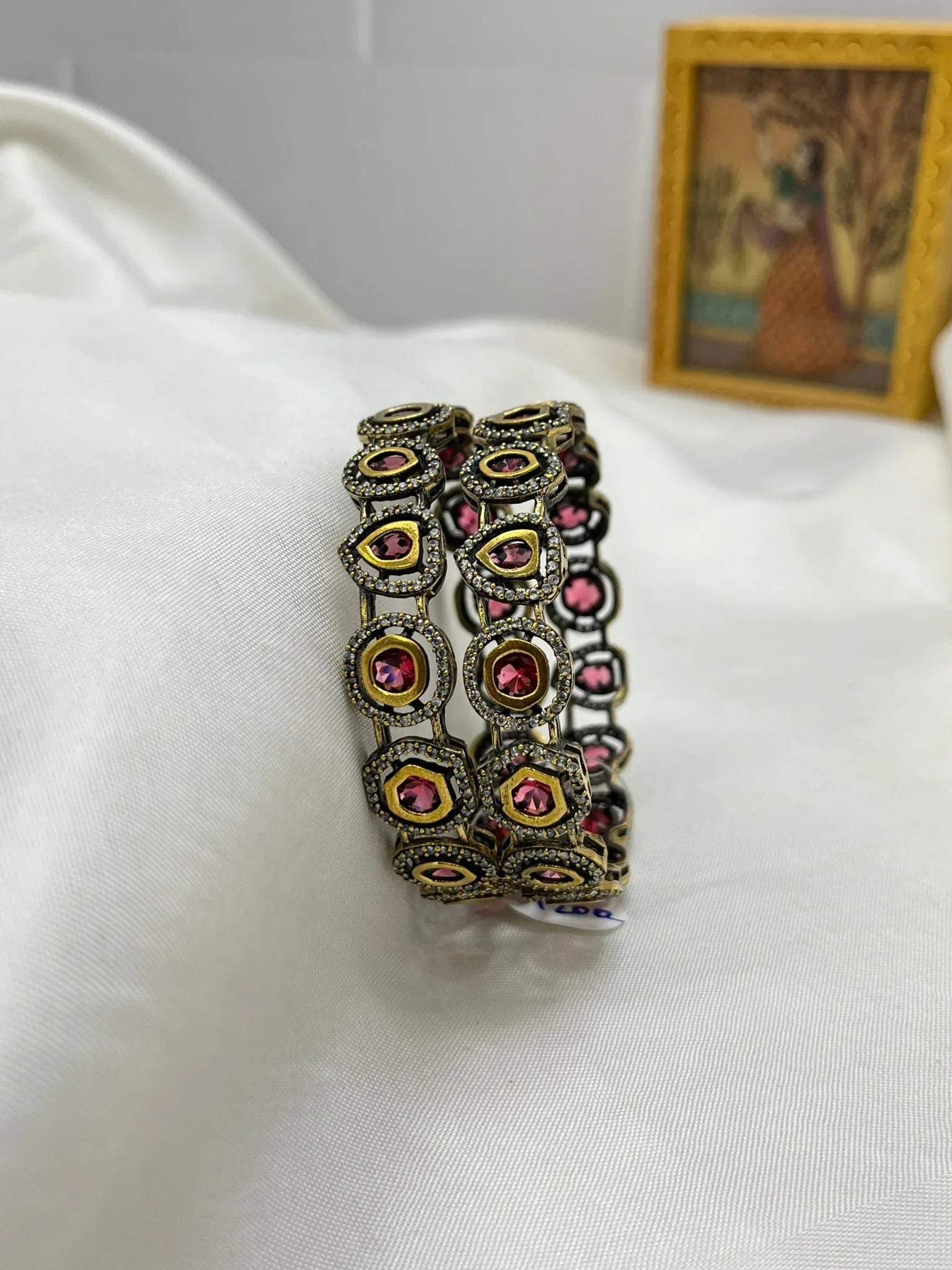 Victorian Bangle 6724 - Mahilas