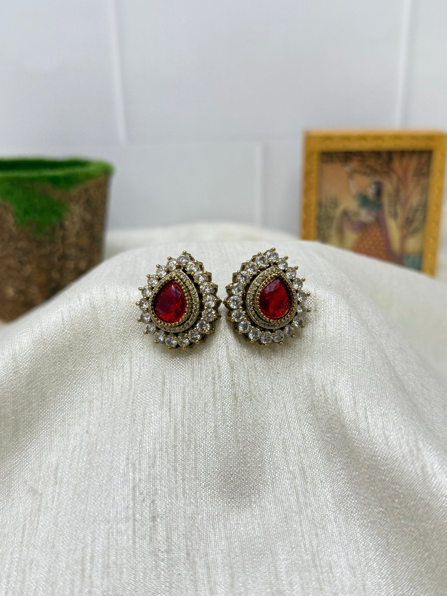 Victorian Kundan Studs 1138 - 4 Colors - Mahilas