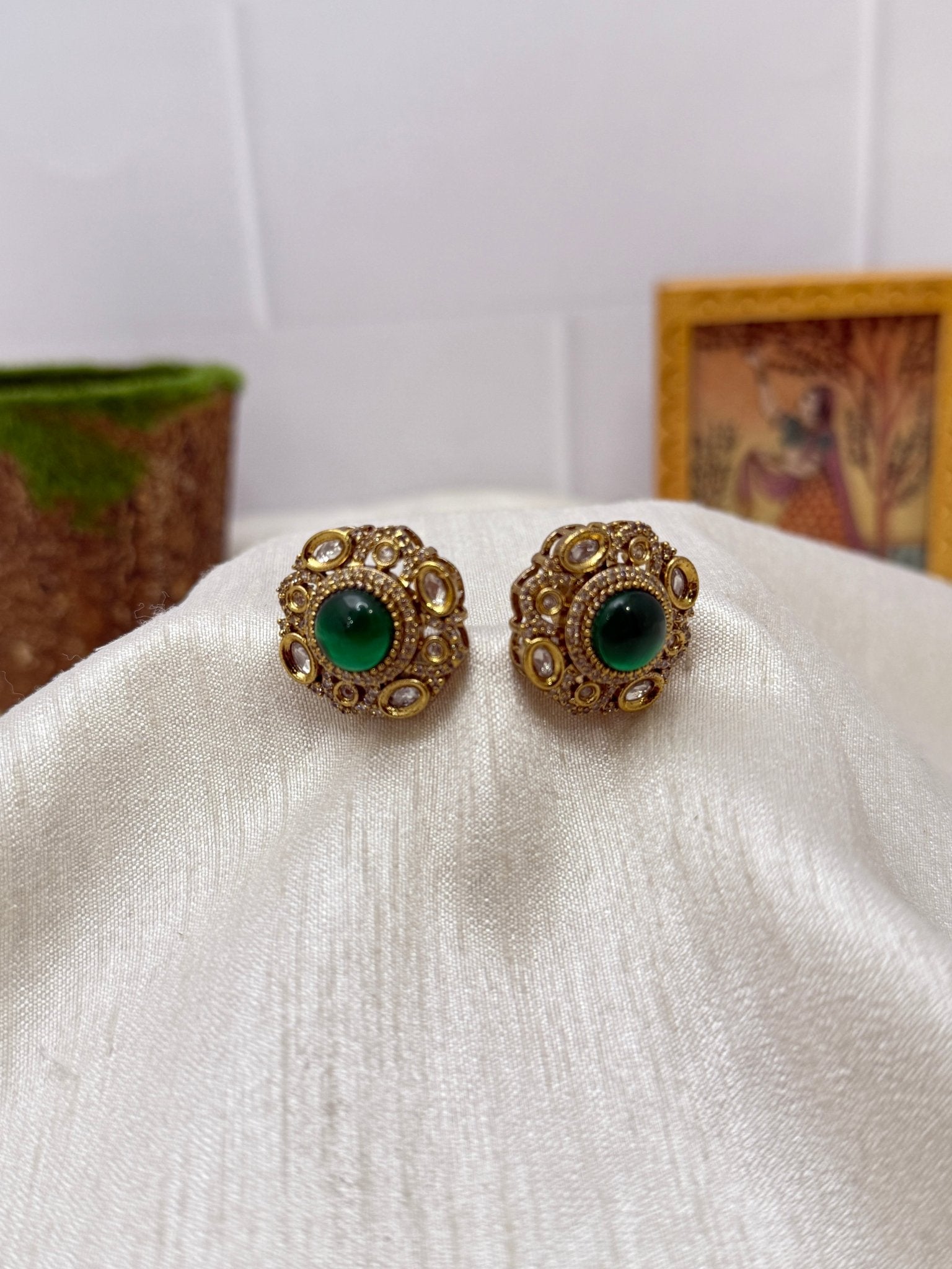 Victorian Kundan Studs 1139 - 4 Colors - Mahilas