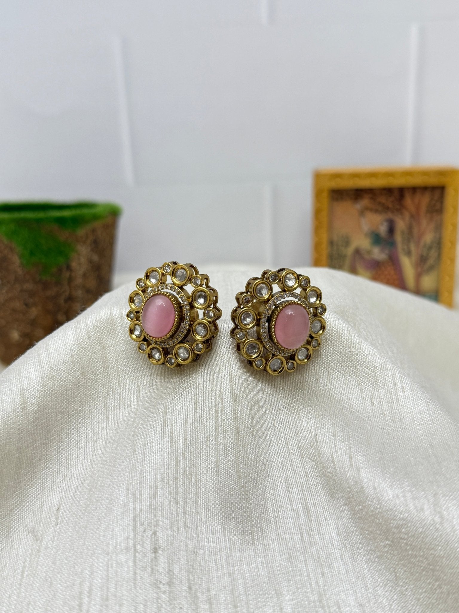 Victorian Kundan Studs 1143 - 4 Colors - Mahilas