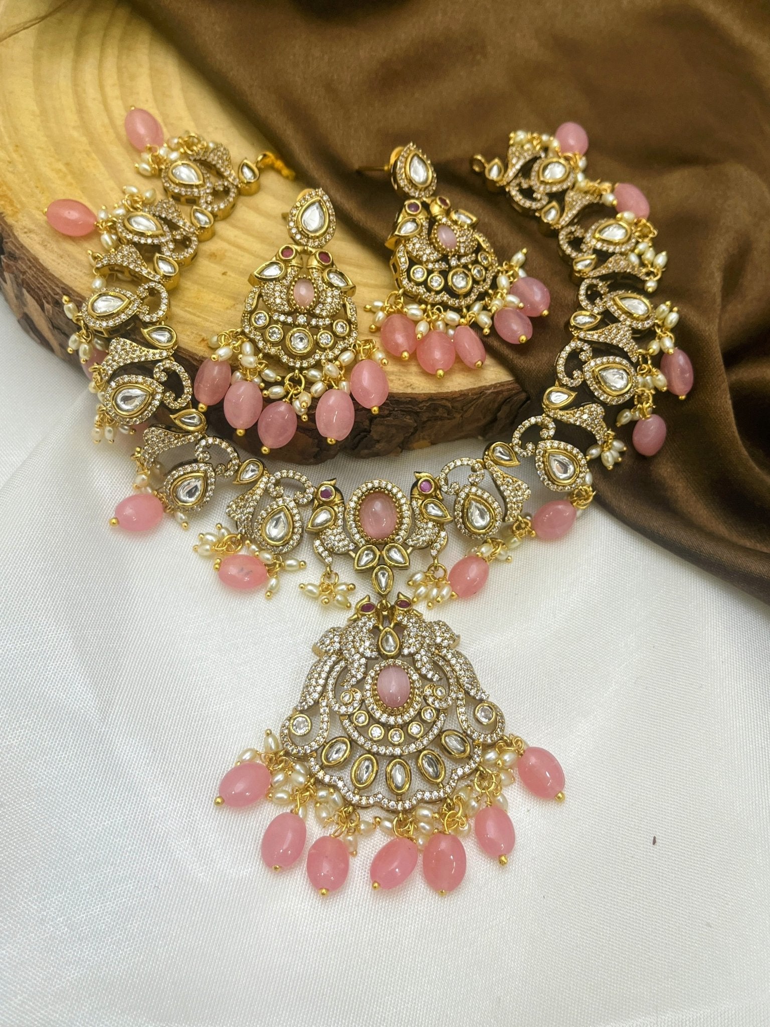 Victorian Necklace 1044 - Mahilas