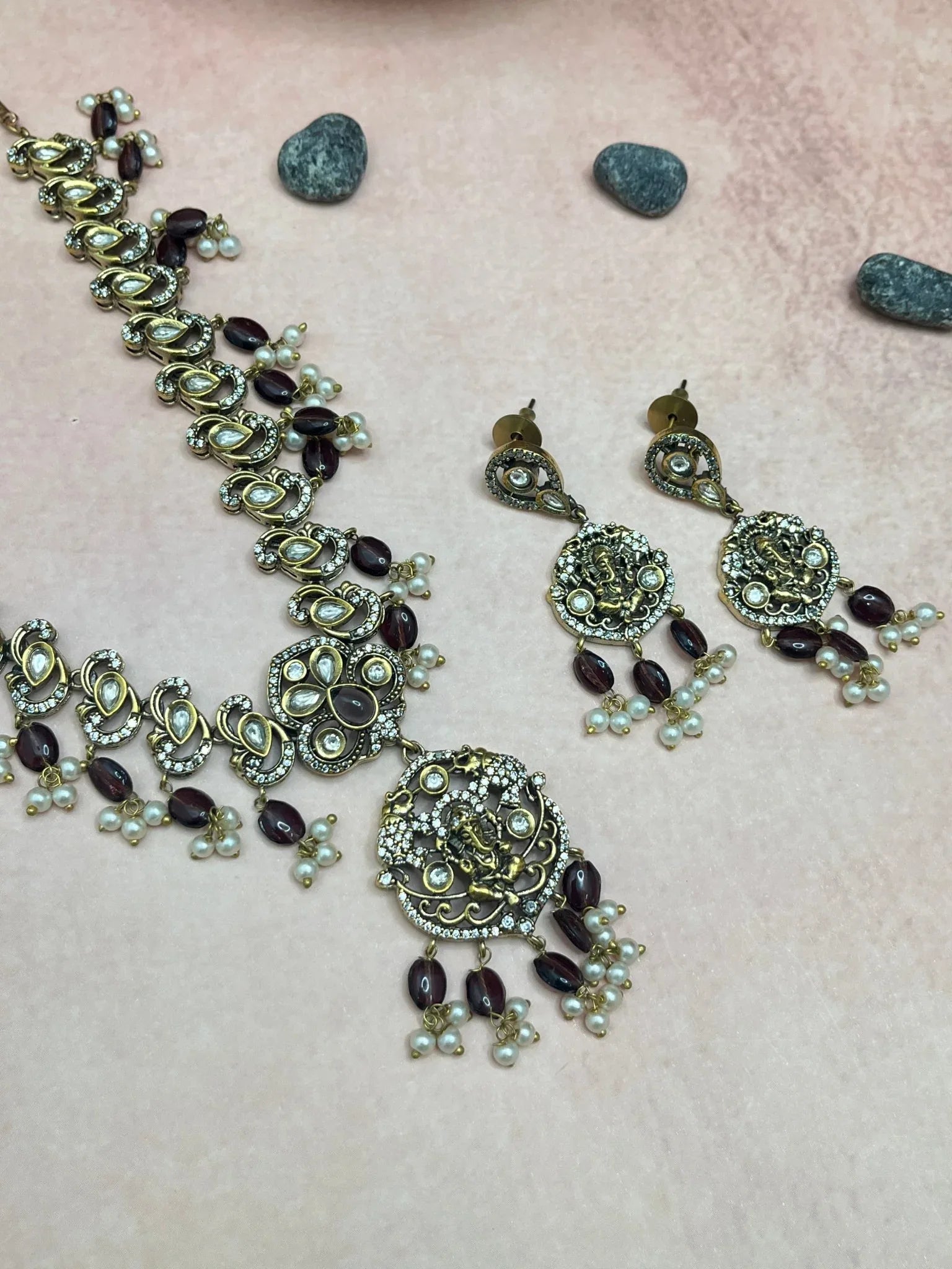 Victorian Necklace 1413 - Mahilas