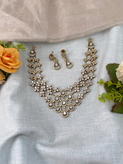 Victorian Necklace in Choker Short Royal Style | N0438 D - Mahilas